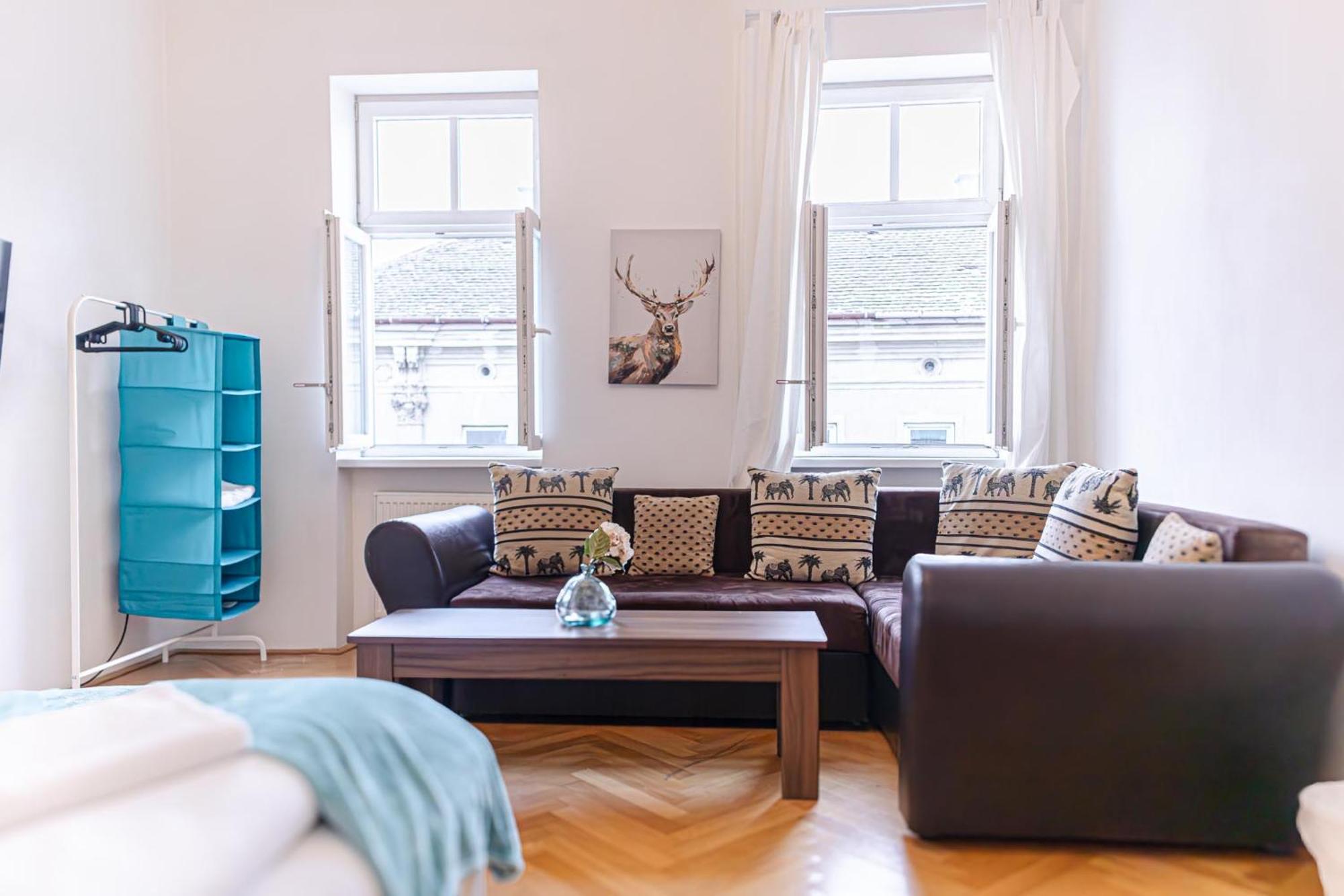 Amazing 2br Stay, Wiener Stadthalle Apartment *