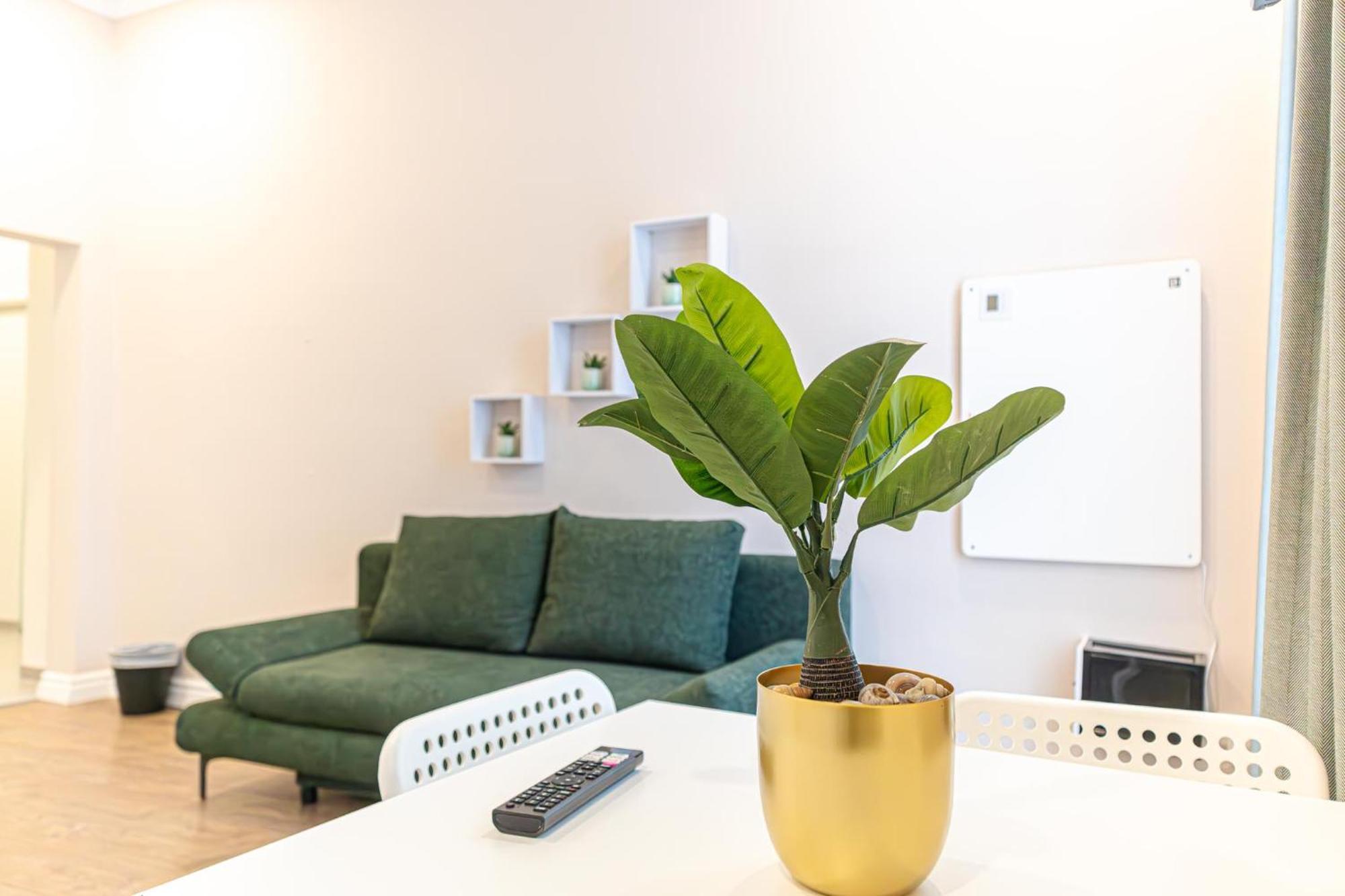 Stylish Wiener Stadthalle Apartment Vienna
