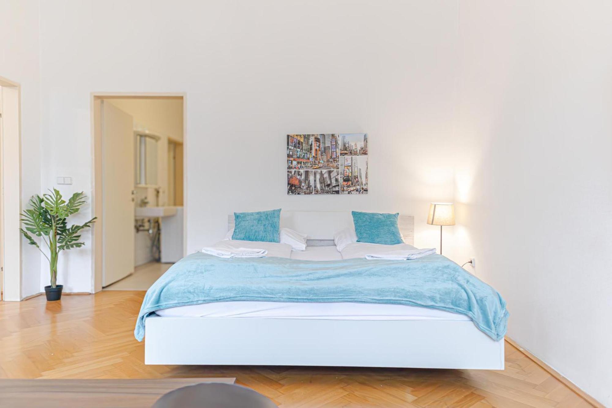Amazing 2br Stay, Wiener Stadthalle Apartment