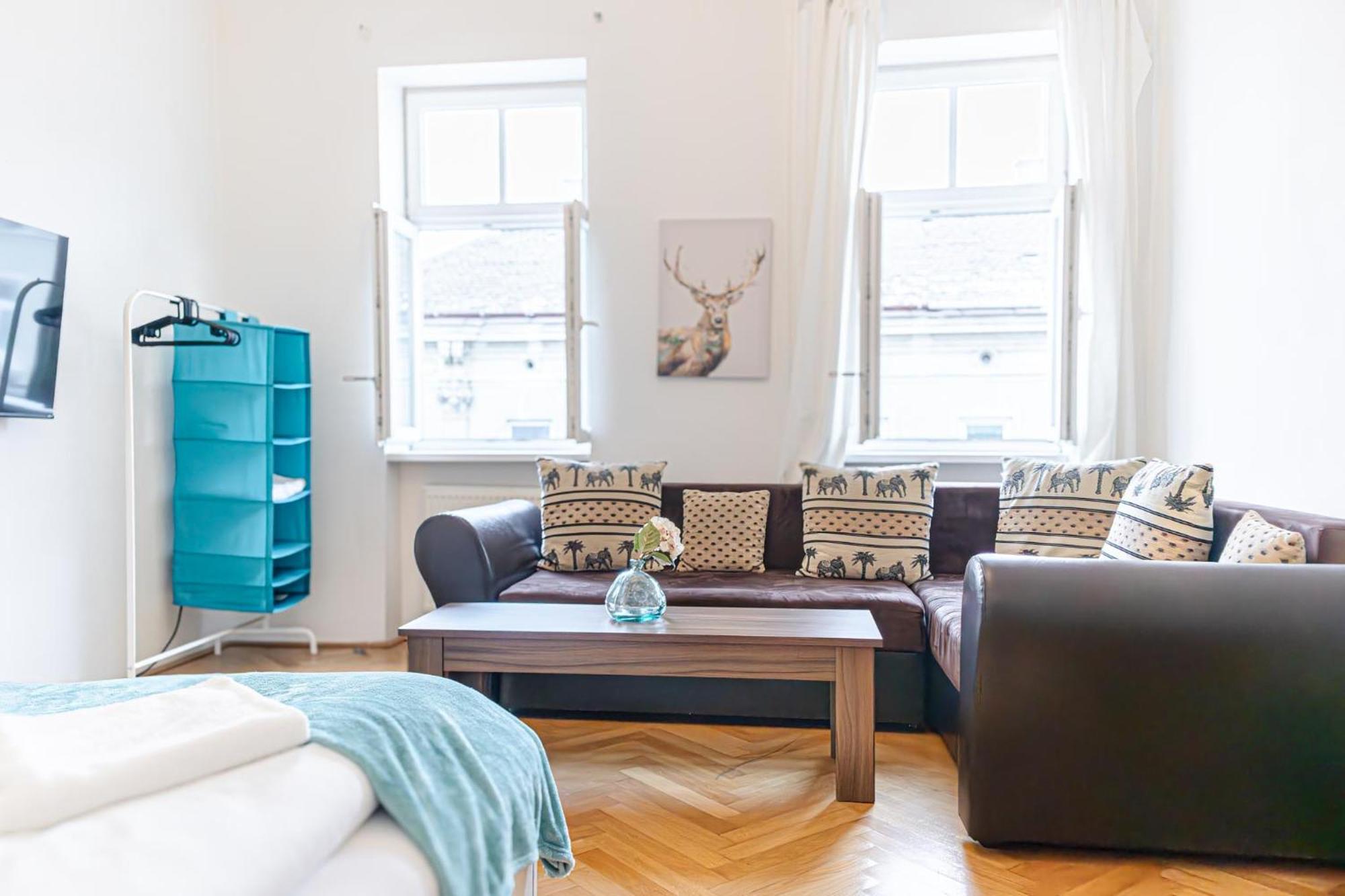 Amazing 2br Stay, Wiener Stadthalle Apartment Vienna