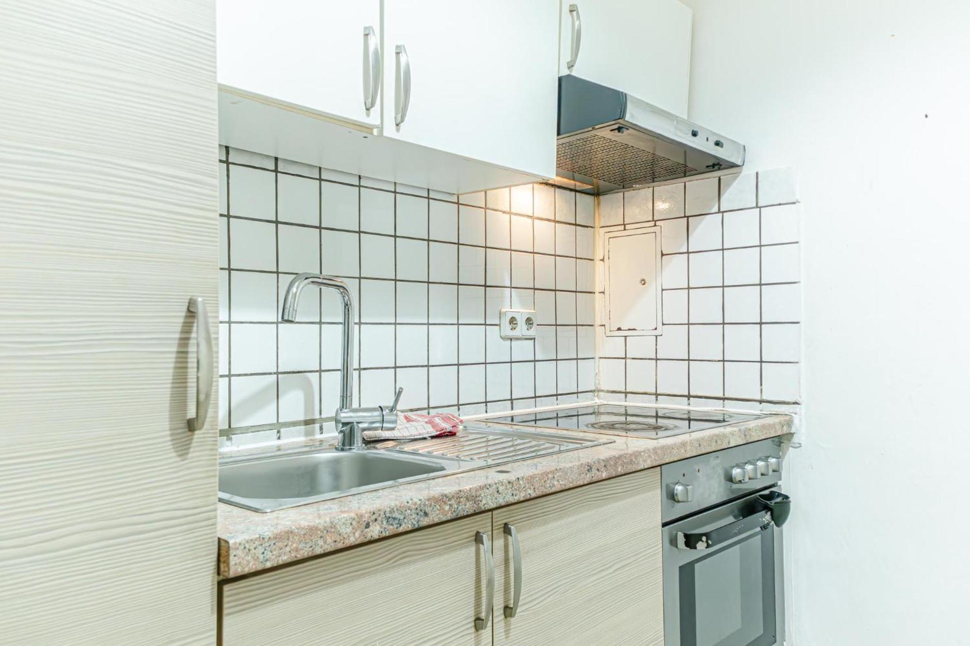 Amazing 2br Stay, Wiener Stadthalle Apartment
