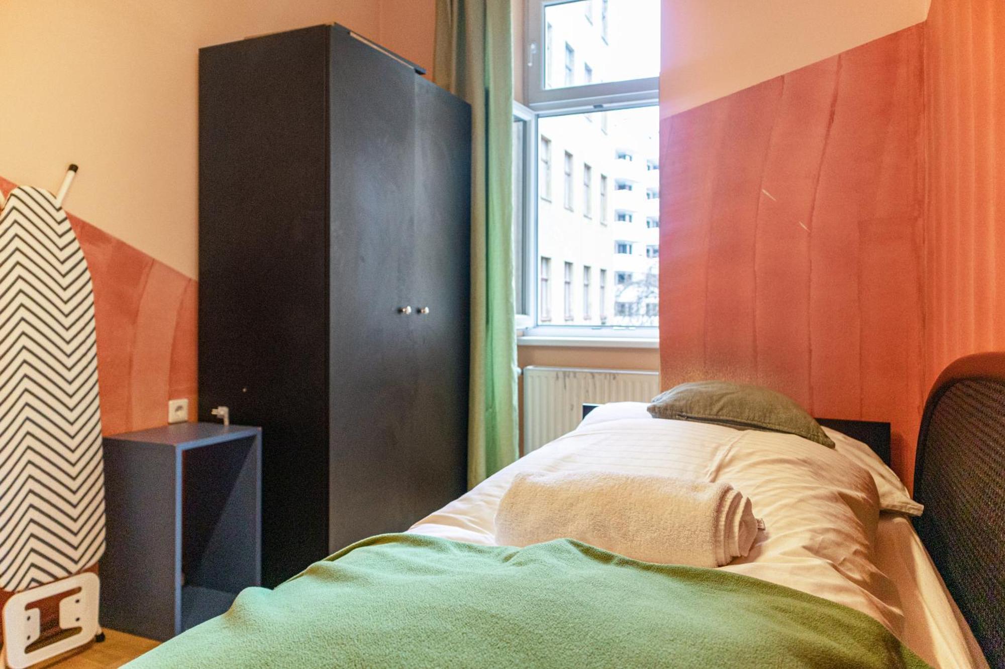 Simple In Shared For Longstays, Very Location Apartment Vienna