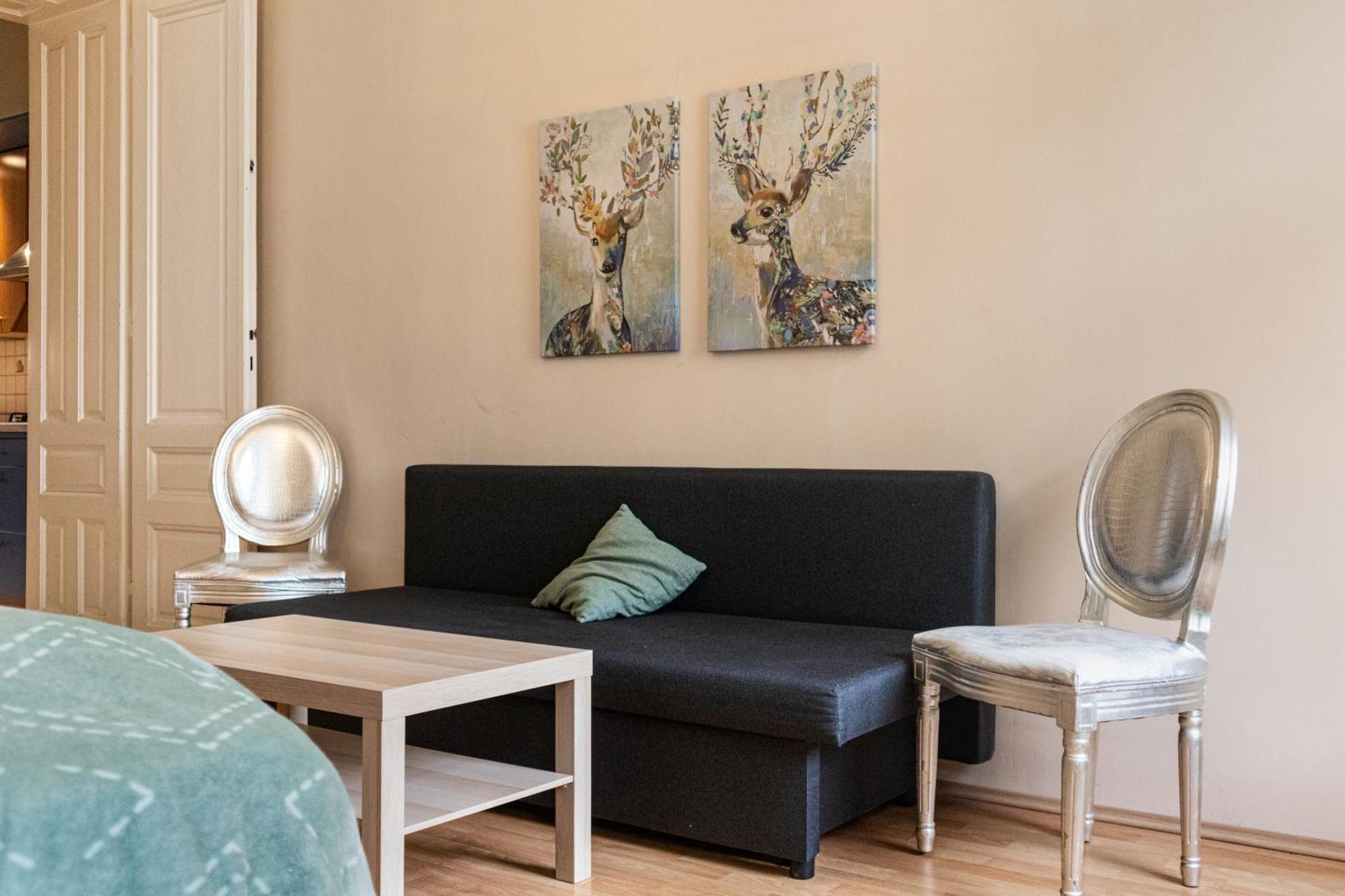 Apartment Simple In Shared For Longstays, Very Location