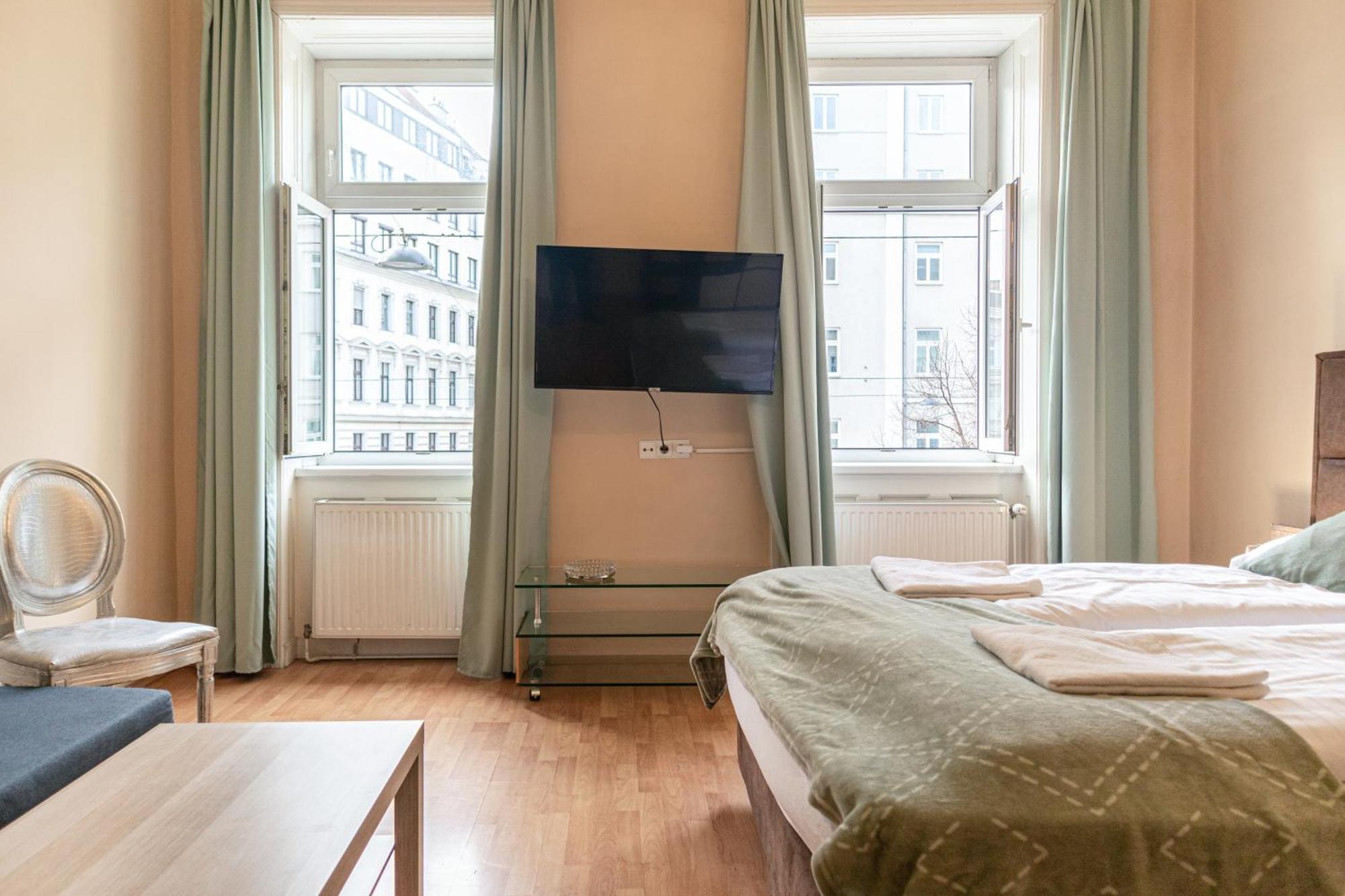 Simple In Shared For Longstays, Very Location Apartment Vienna