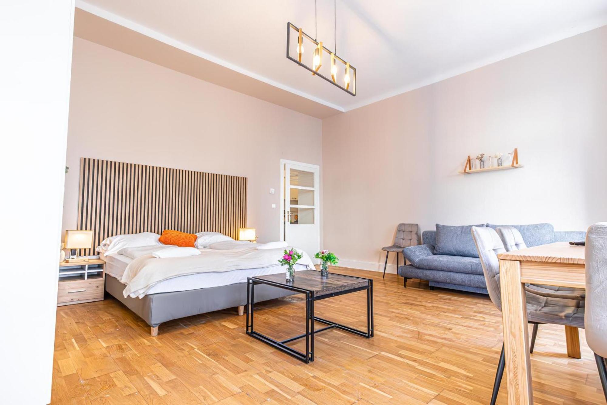 Charming 2br Aprtment Near Tourist Attractions *