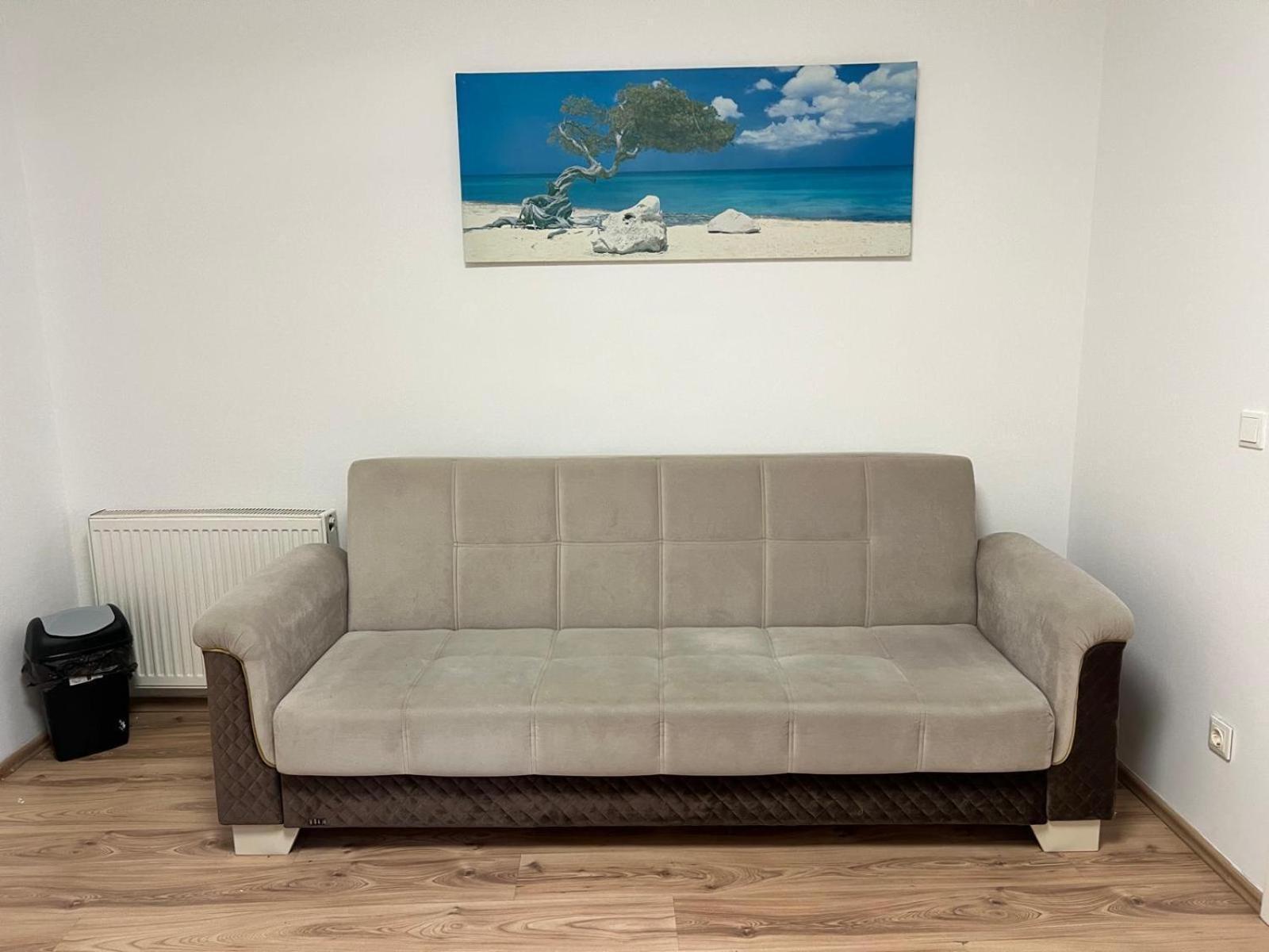 Comfortable 1br 1lr Prime Location Of Apartment *
