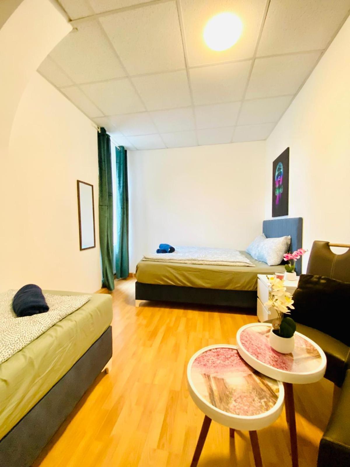 Bright & Spacious 3br With Direct Access Apartment
