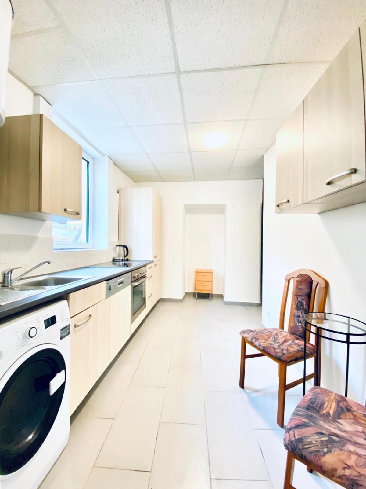 Apartment Bright & Spacious 3br With Direct Access