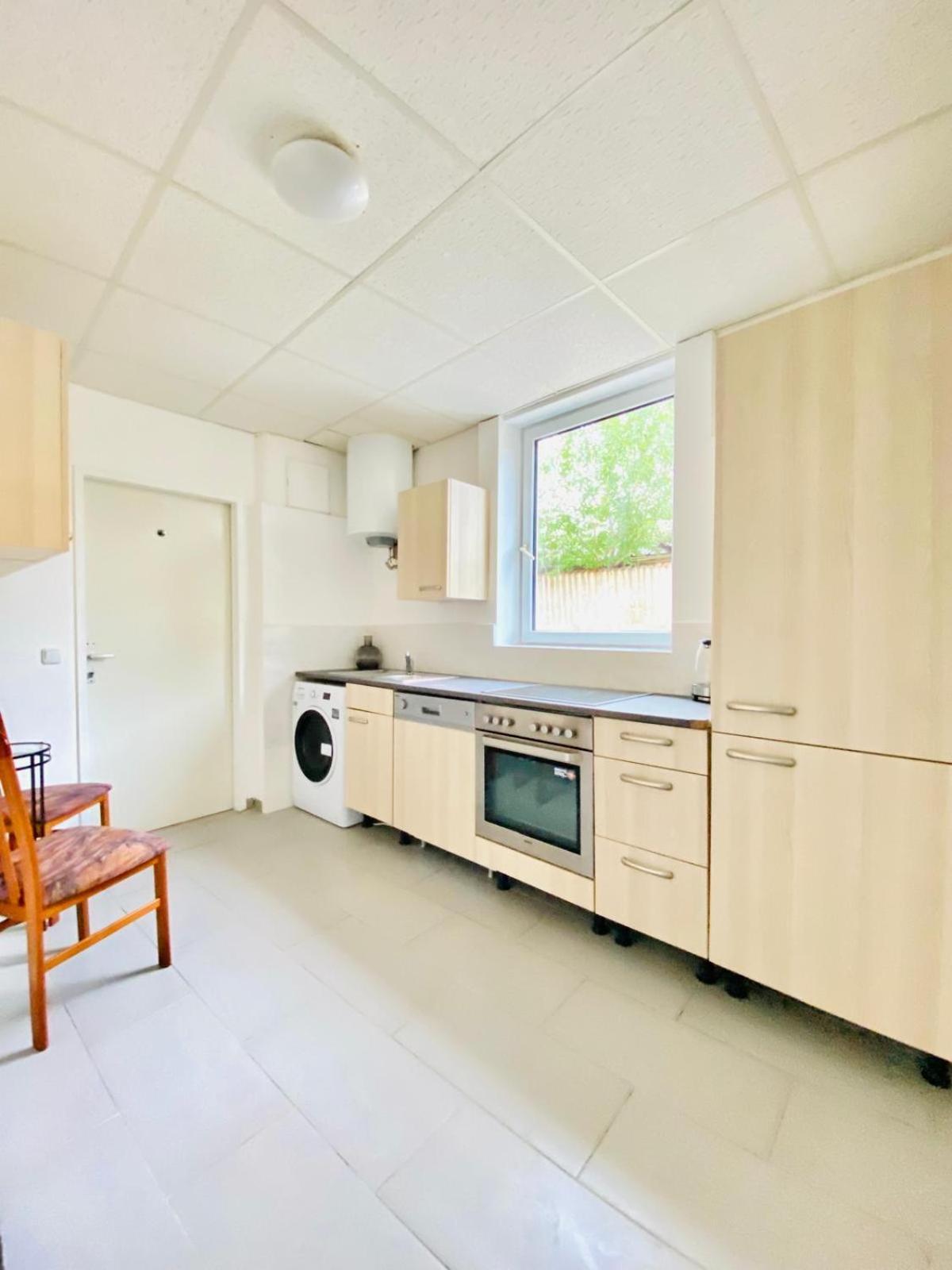 Apartment Bright & Spacious 3br With Direct Access