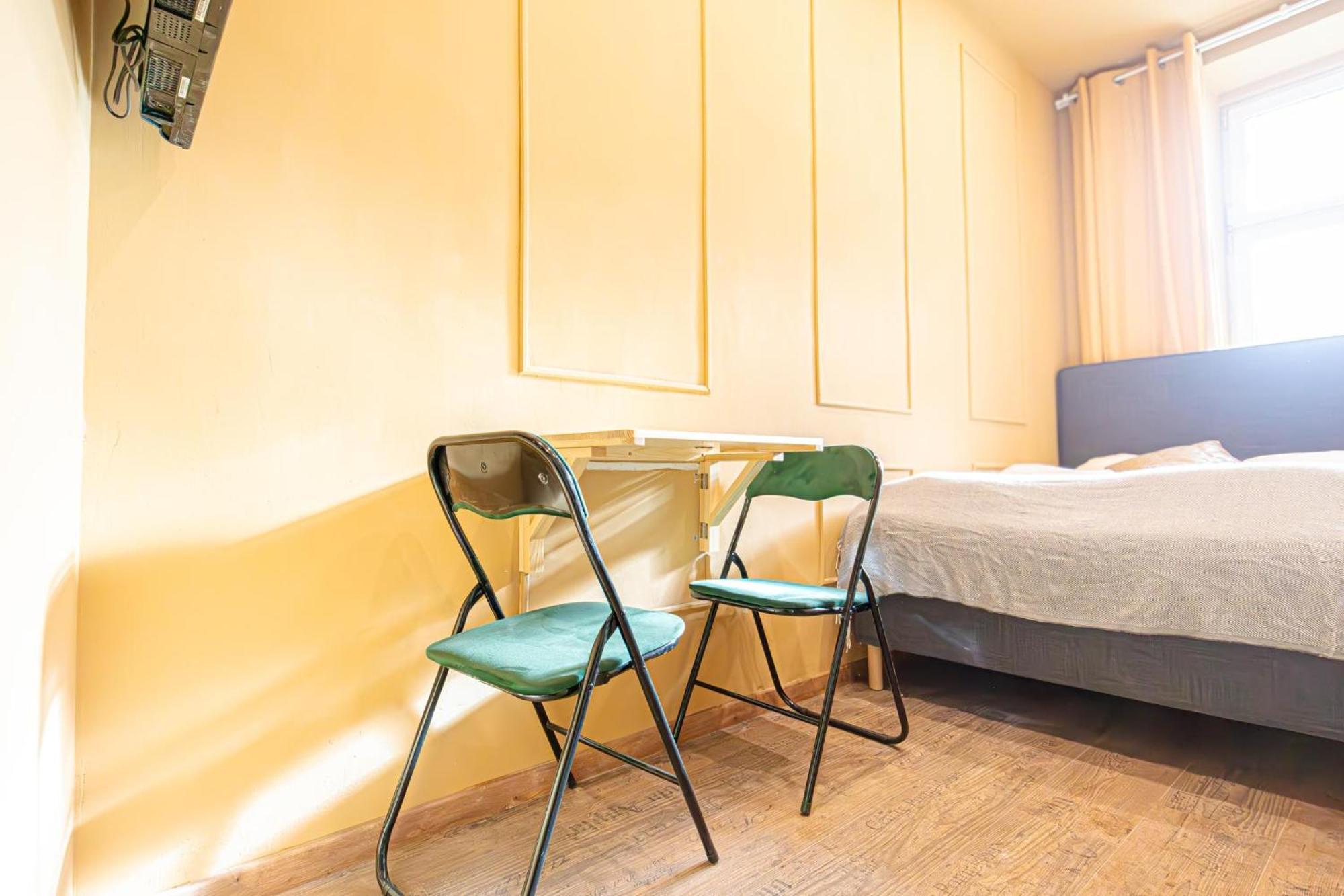 Apartment 4br Shared Apt, Centrally Located In