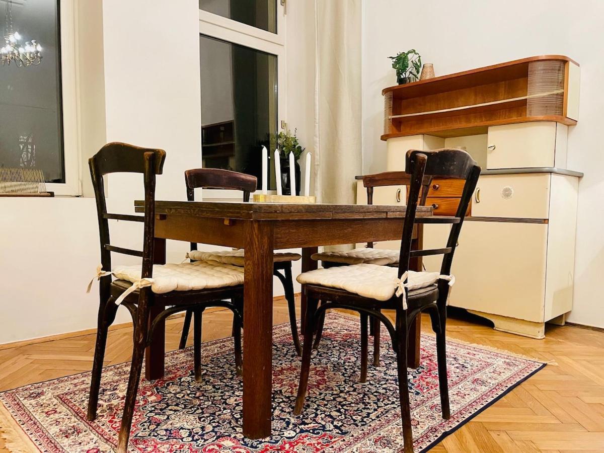In Quiet Location Near Center Apartment