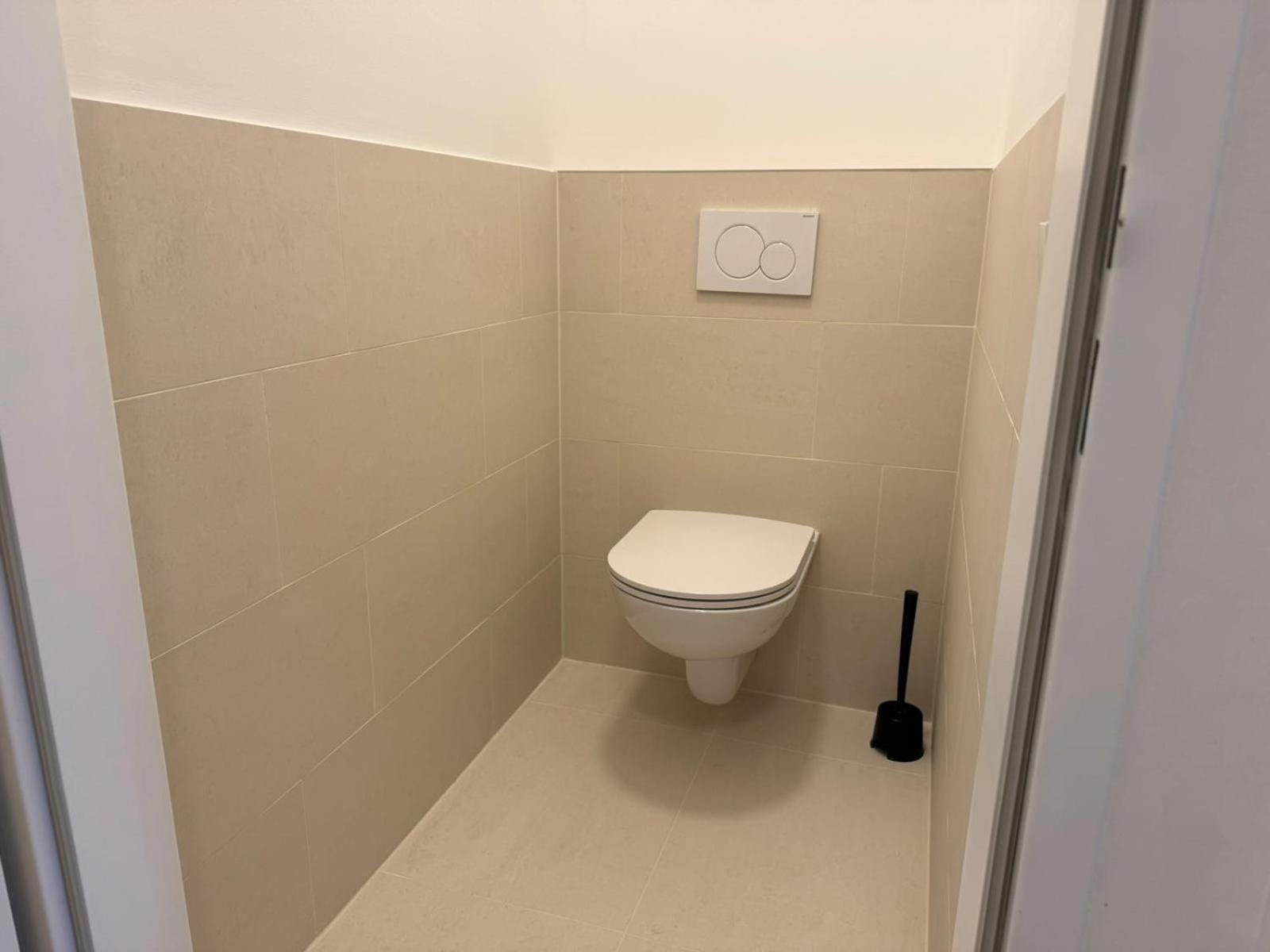 Train Station, Kahlenberg, Historic, Danube - Axara Housing Fhg 16 Apartment *