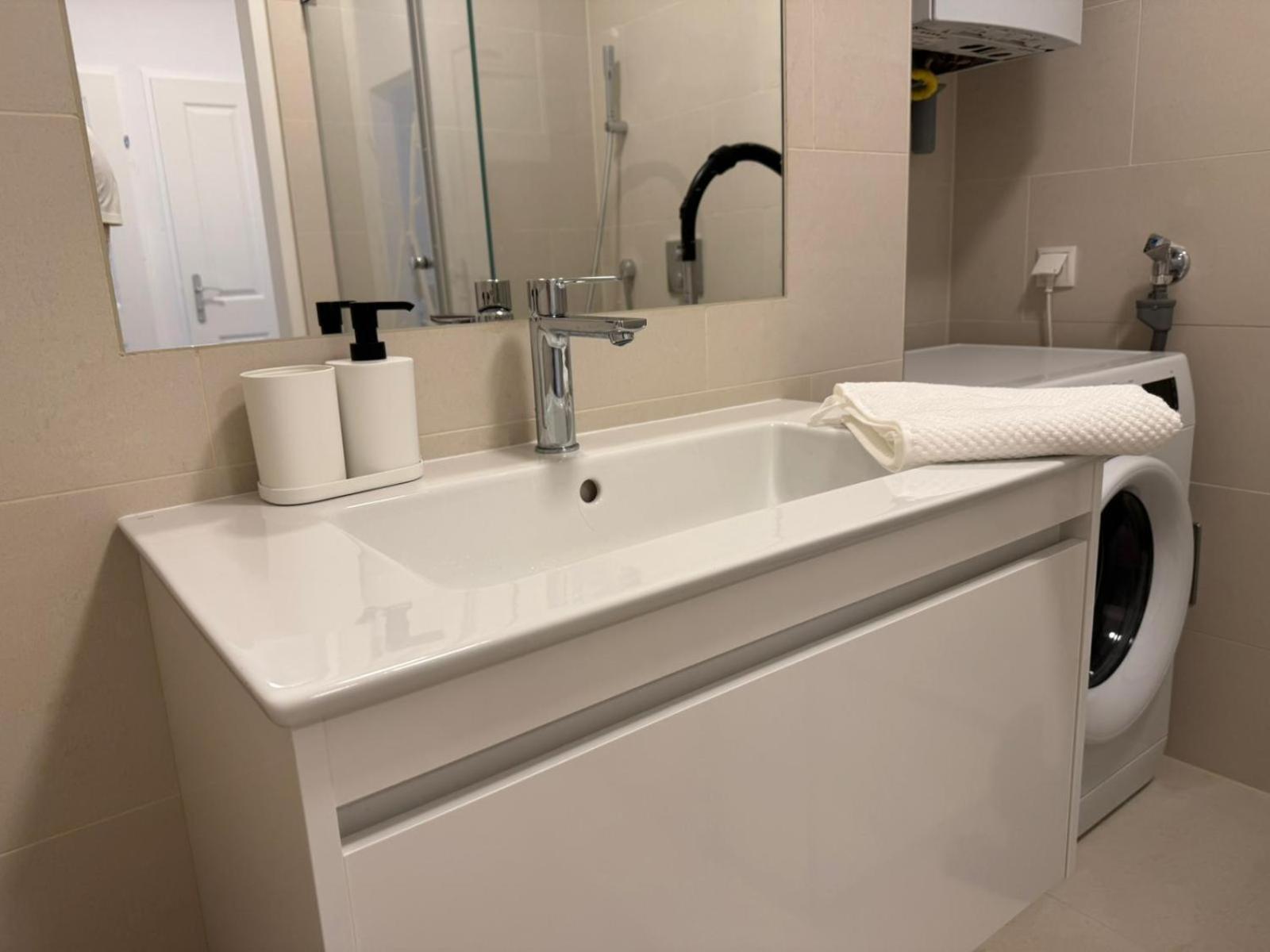 Apartment Train Station, Kahlenberg, Historic, Danube - Axara Housing Fhg 16 Vienna