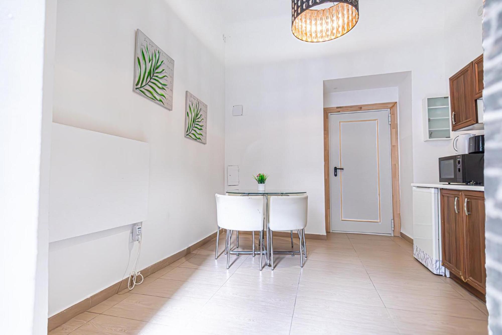 Apartment Simple W Full Kitchen Wiener Stadthalle Wien