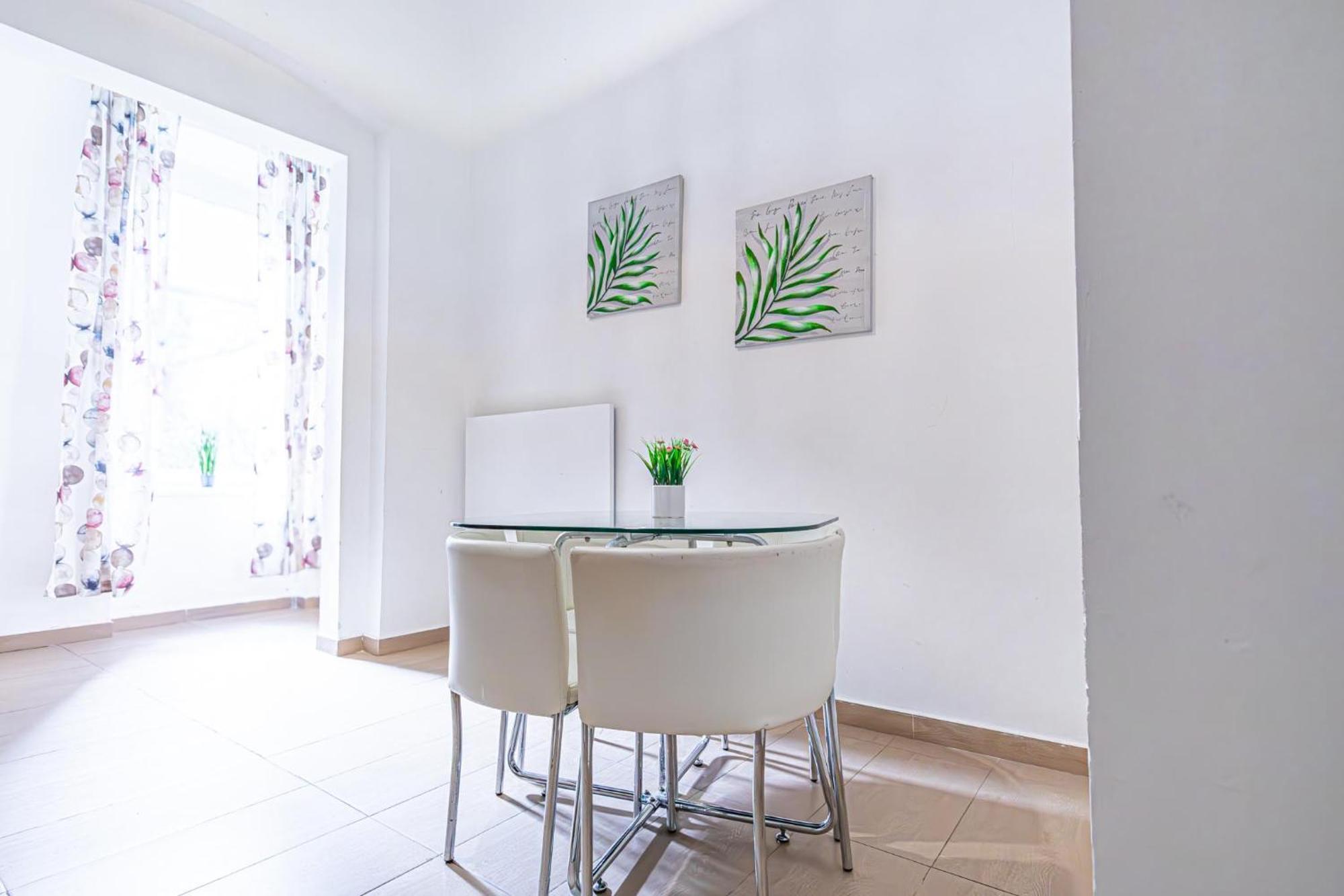 Apartment Simple W Full Kitchen Wiener Stadthalle
