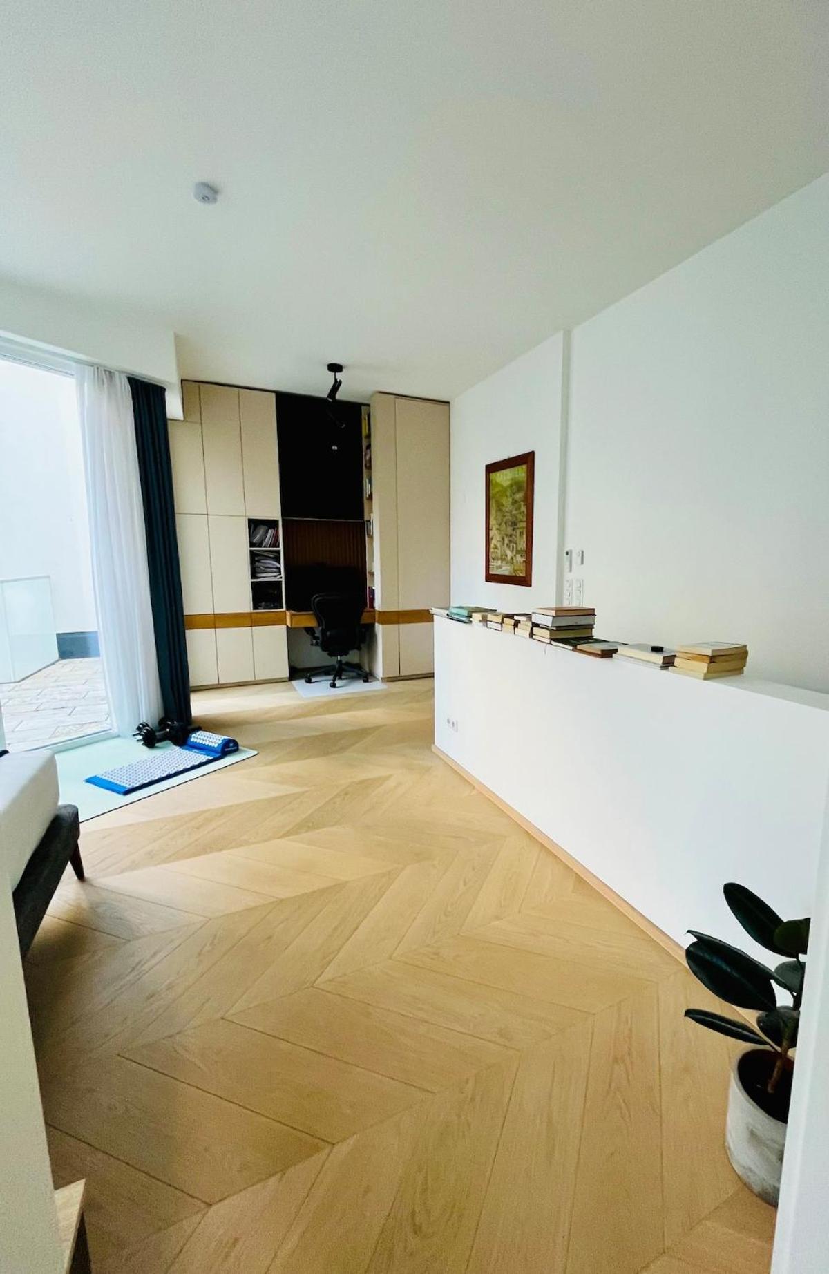 Exclusive Duplex *