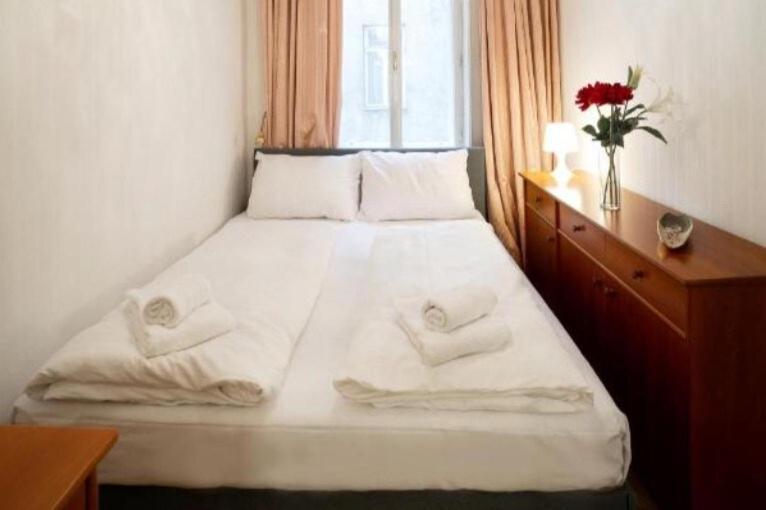 Premium Classical With Free Parking Apartment *