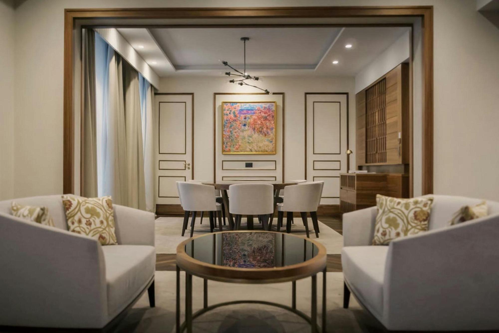 The Ritz-carlton, Hotel