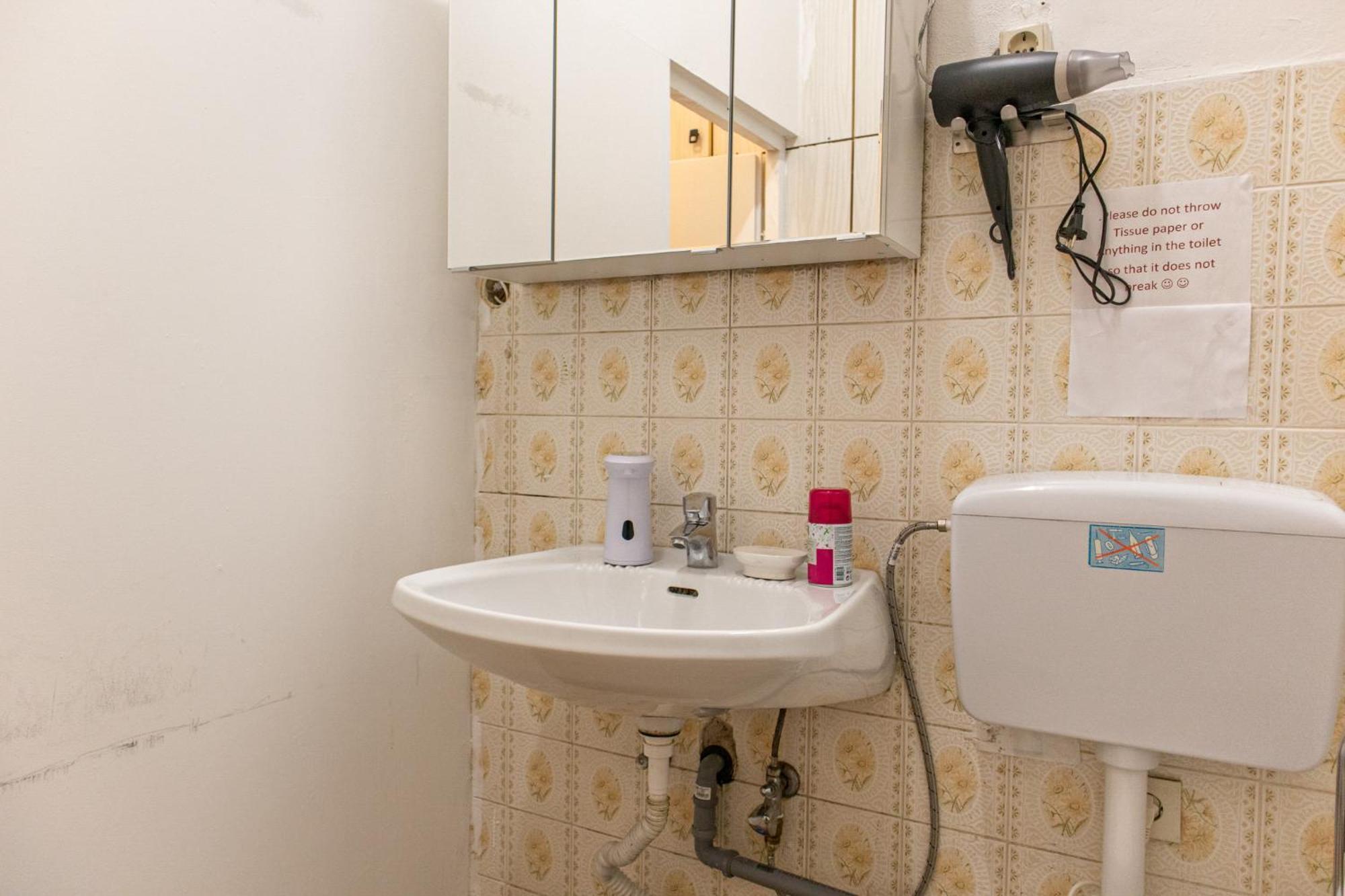 Guest house Convenient Shared - Near Danube & Millenium Tower Vienna