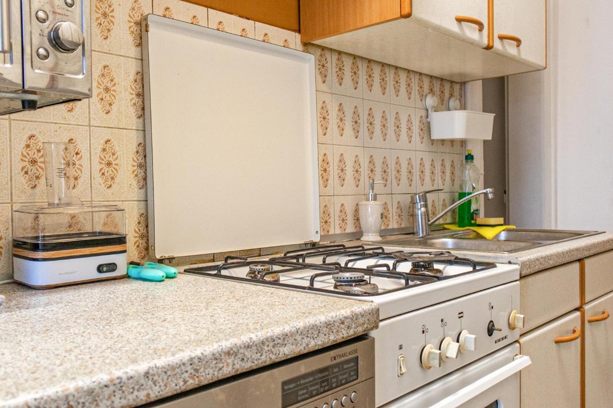 Convenient Shared - Near Danube & Millenium Tower Guest house