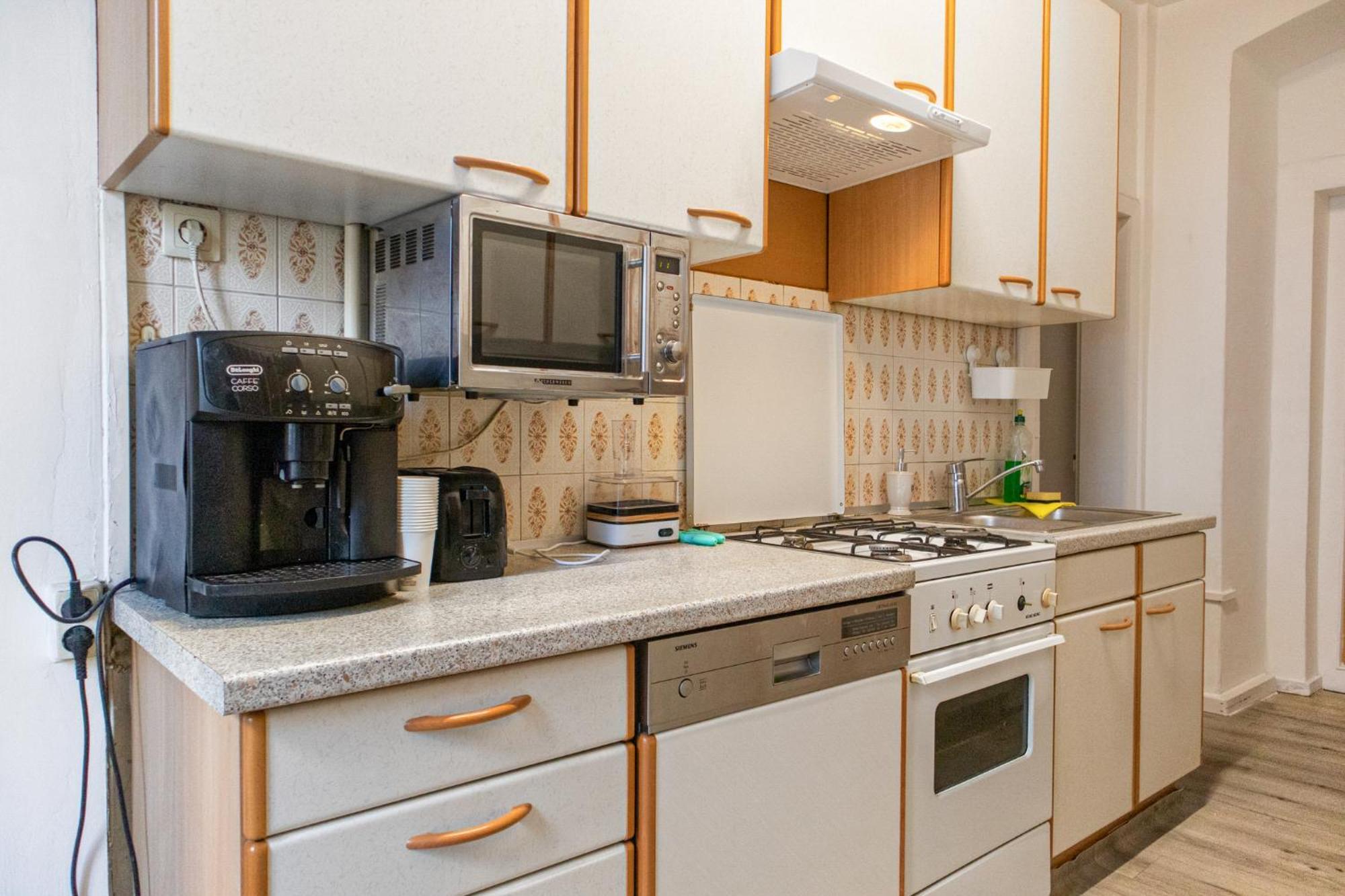 Guest house Convenient Shared - Near Danube & Millenium Tower *