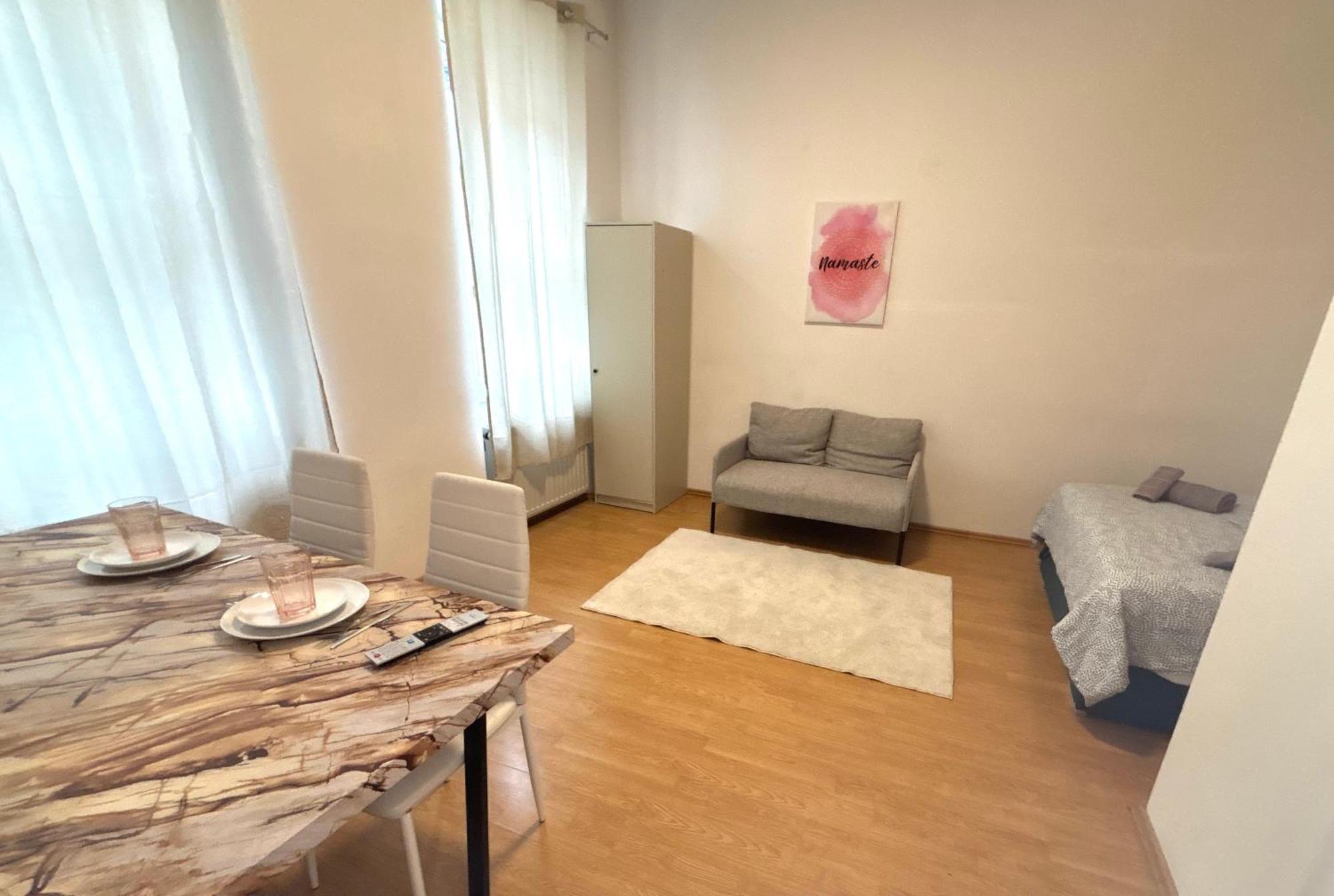 Cityplaza - 1020 Apartment