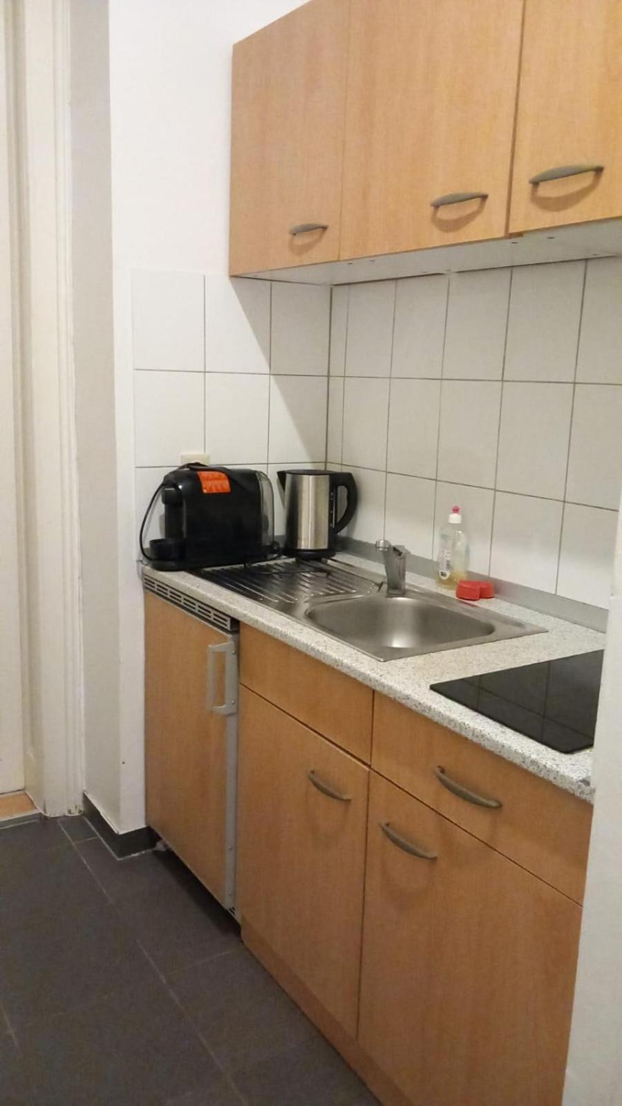 Quiet Comfort: 1 Bedroom With Style Apartment *