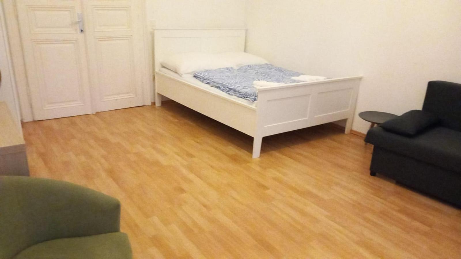 Quiet Comfort: 1 Bedroom With Style *
