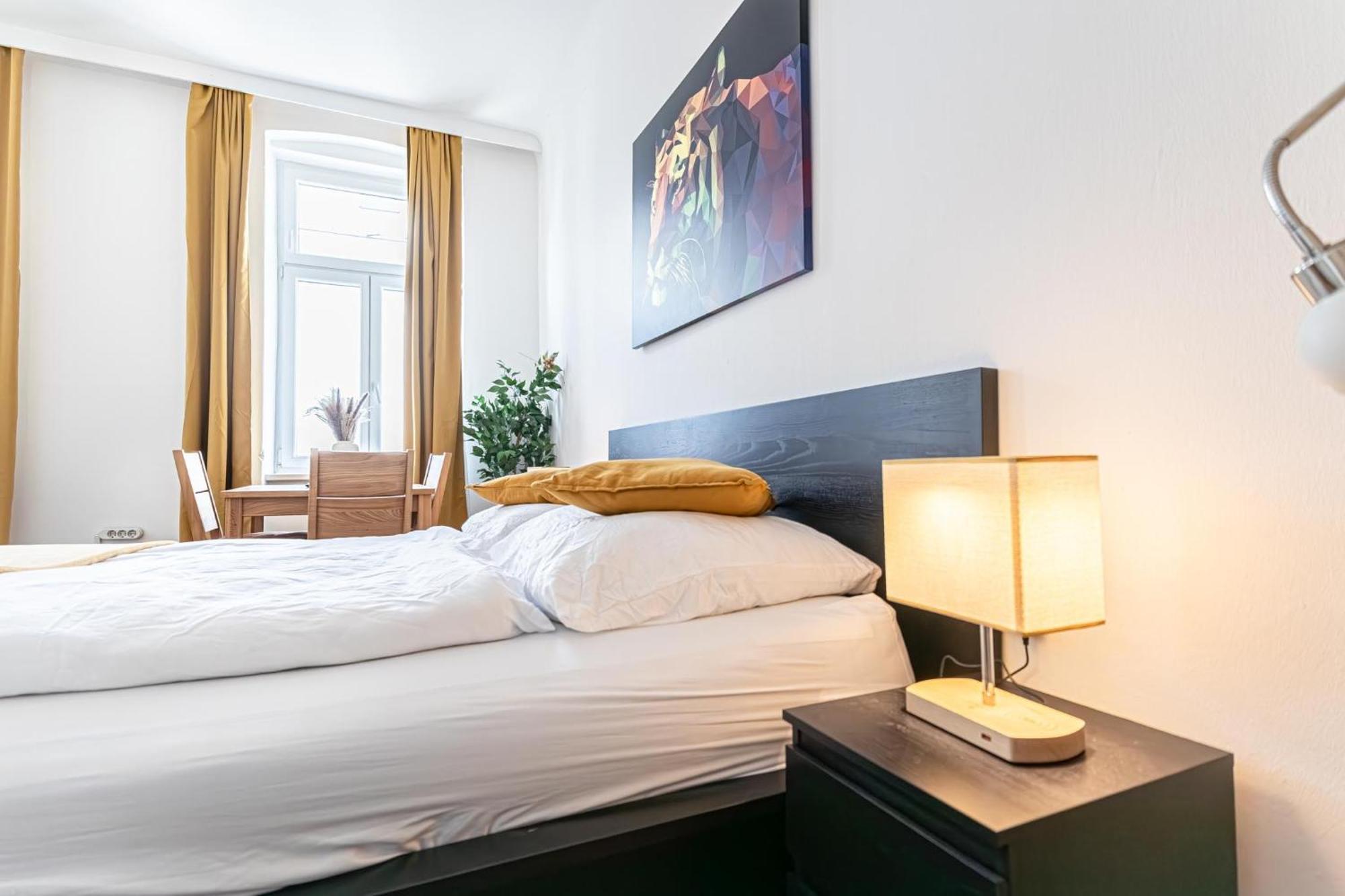 Apartment Explore Vienna: 1br Retreat Near Westbahnhof Vienna