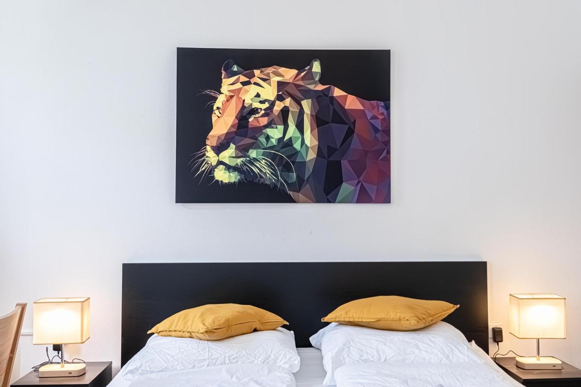 Apartment Explore Vienna: 1br Retreat Near Westbahnhof Vienna