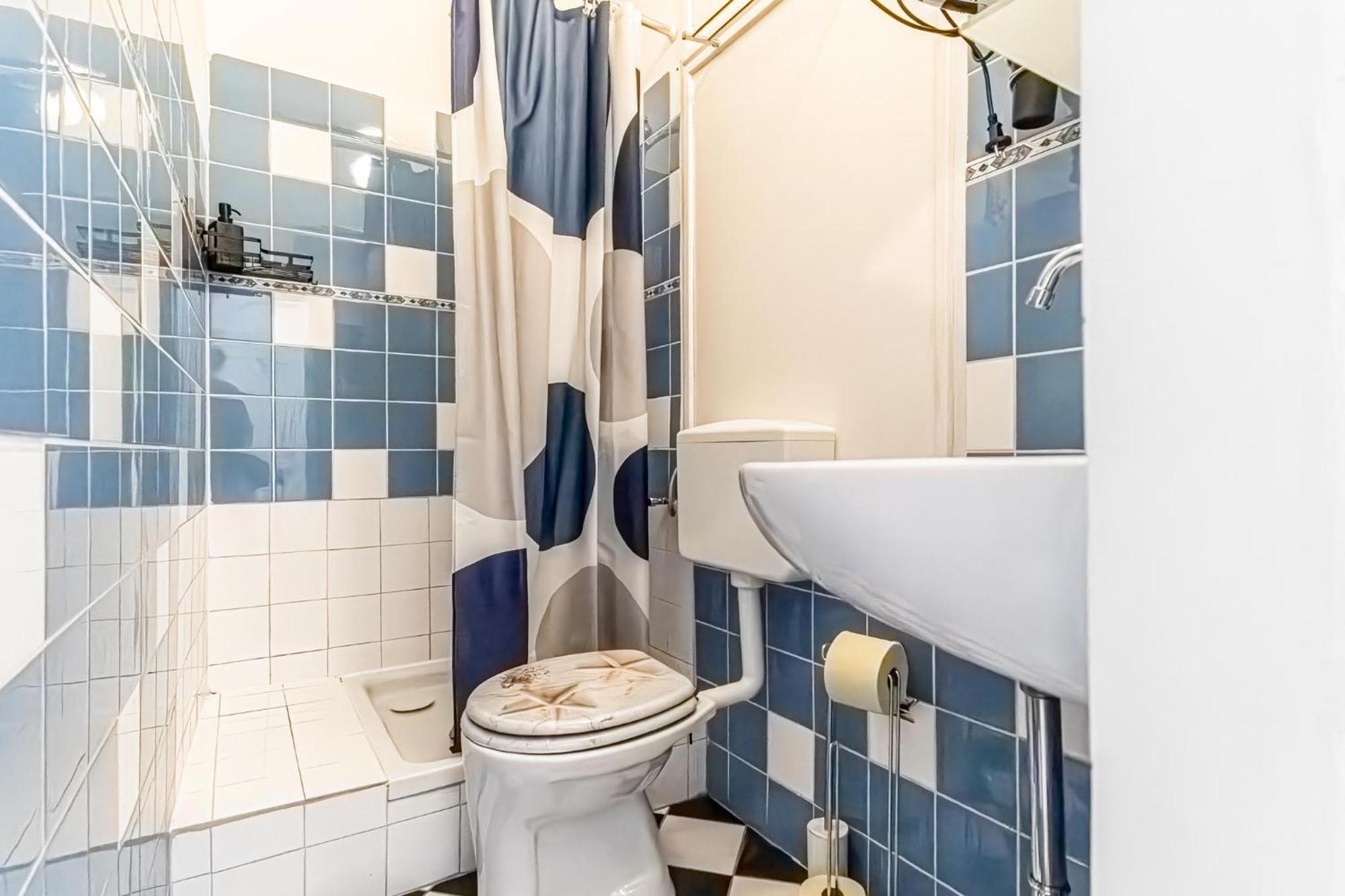 Explore Vienna: 1br Retreat Near Westbahnhof Wien