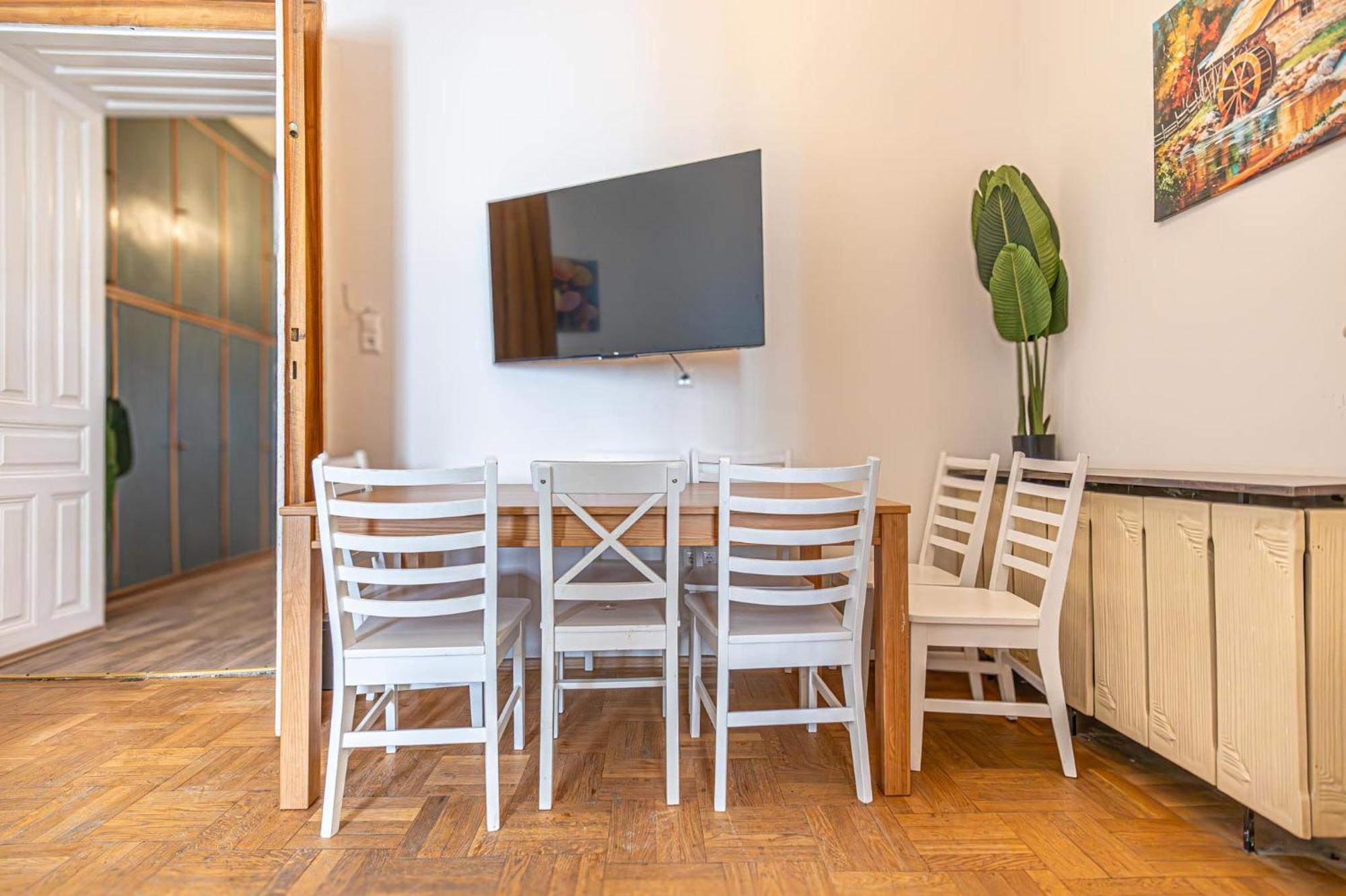 Cozy 3br For Up To 8p, 5min To Kongresspark Apartamento