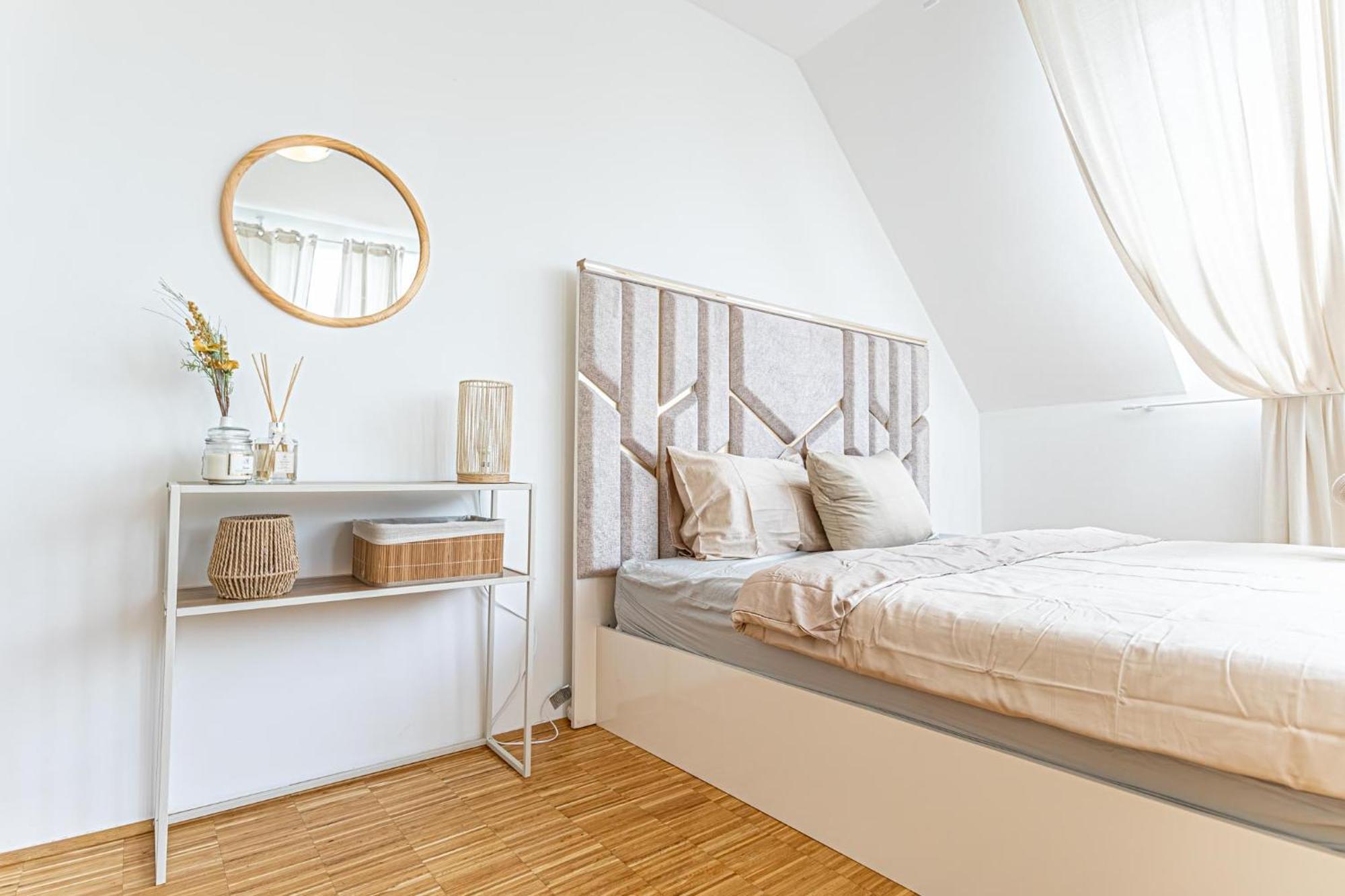 Luxury 3br And1 Lr In The Heart Of