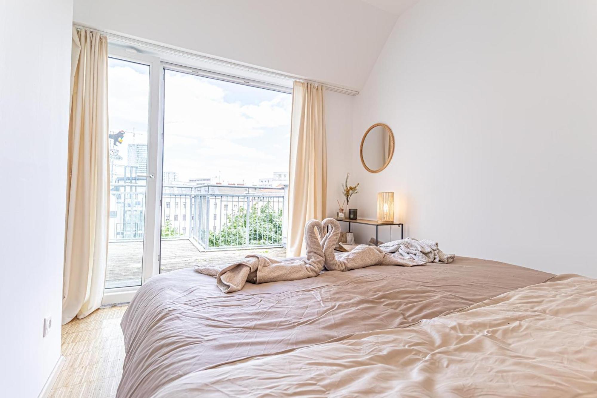 Apartment Luxury 3br And1 Lr In The Heart Of *