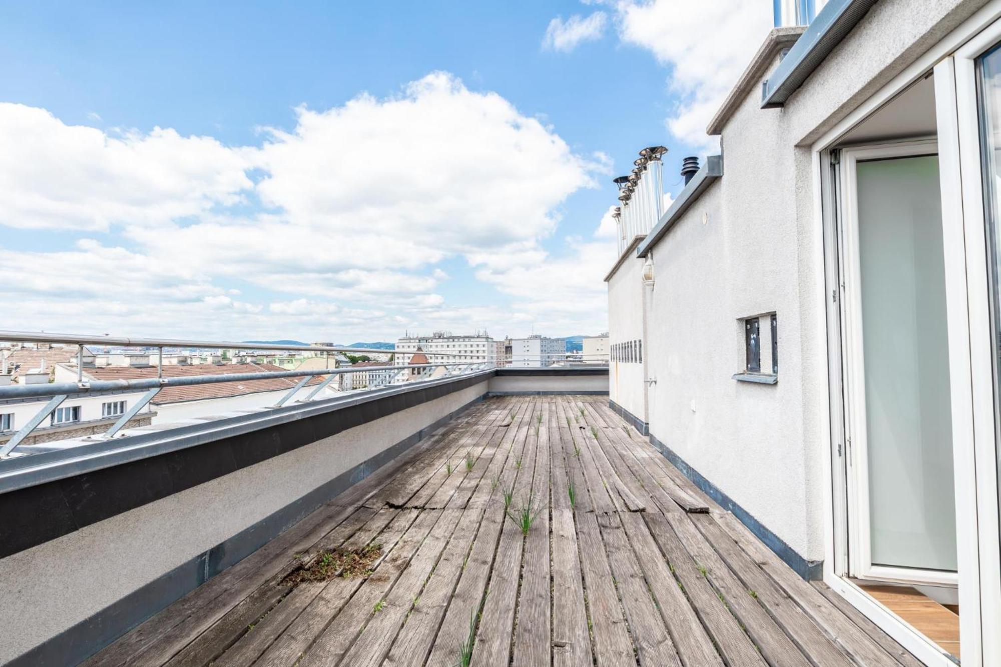 Luxury 3br And1 Lr In The Heart Of