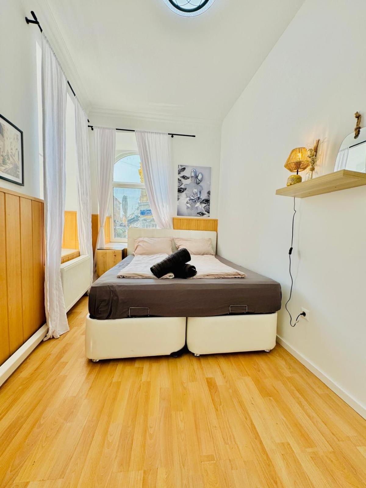 Comfy In A Shared Apt, 8min To Rathausplatz * Vienna