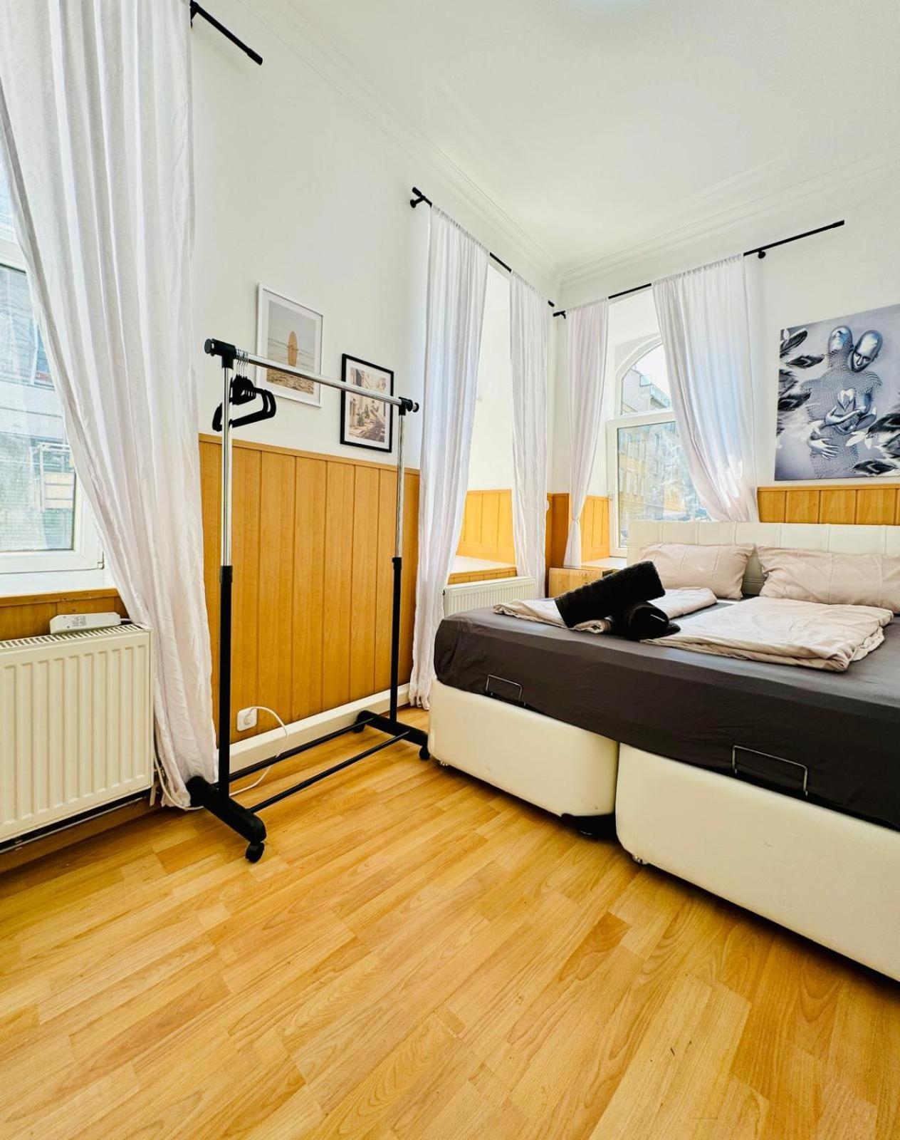 Comfy In A Shared Apt, 8min To Rathausplatz