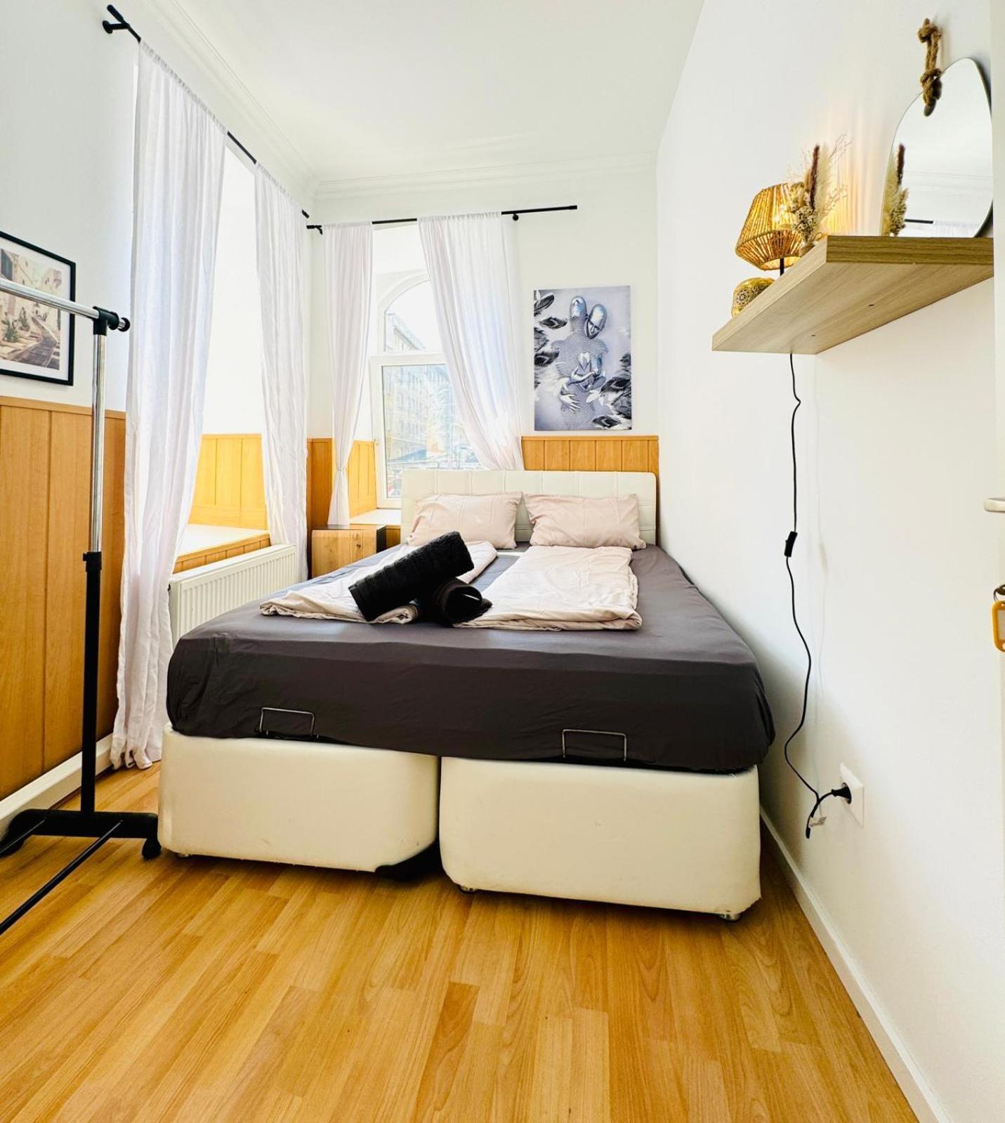 Comfy In A Shared Apt, 8min To Rathausplatz *