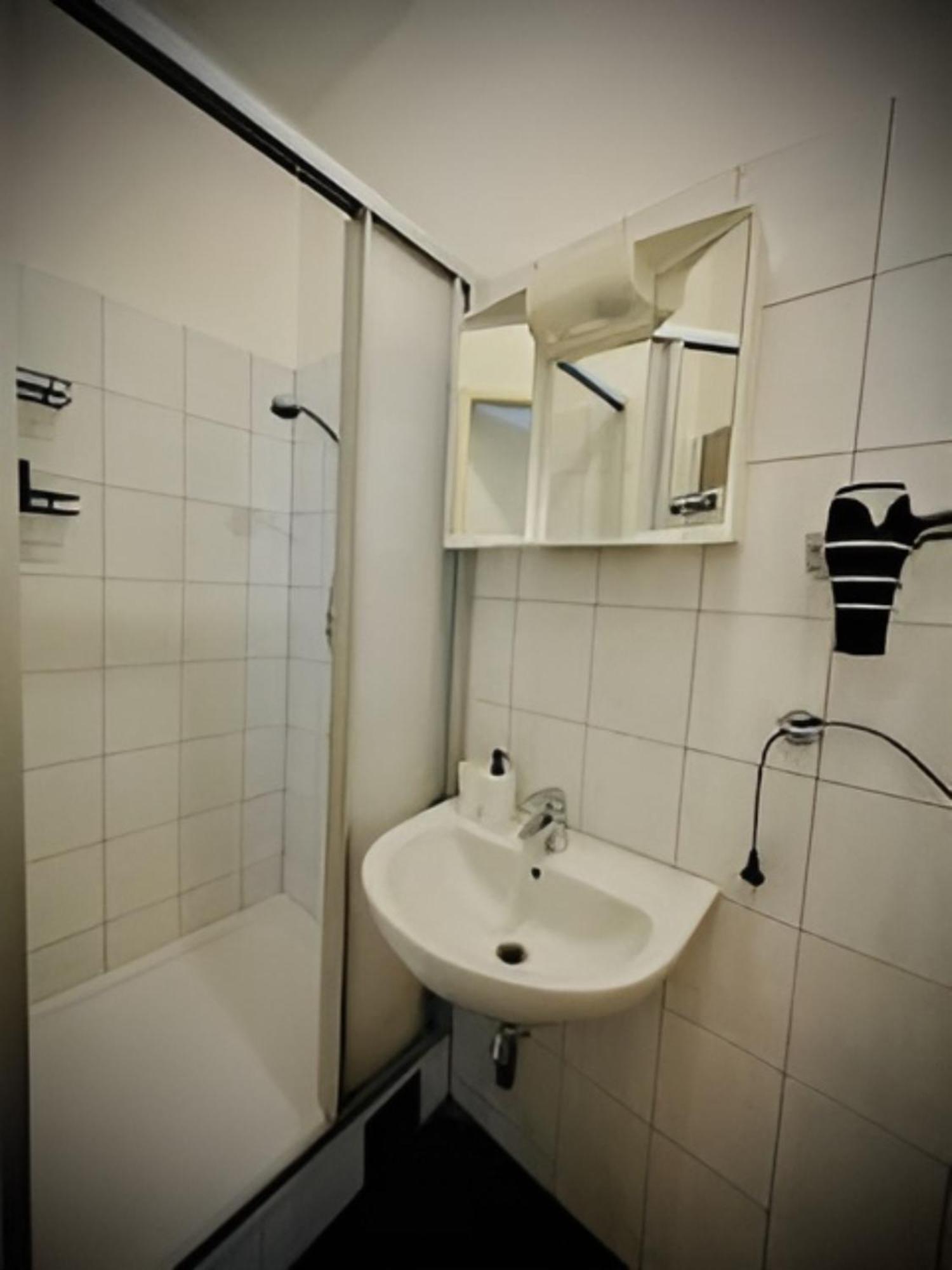 Beautiful & Stylish 1br 10 Min To Westbahnhof Vienna