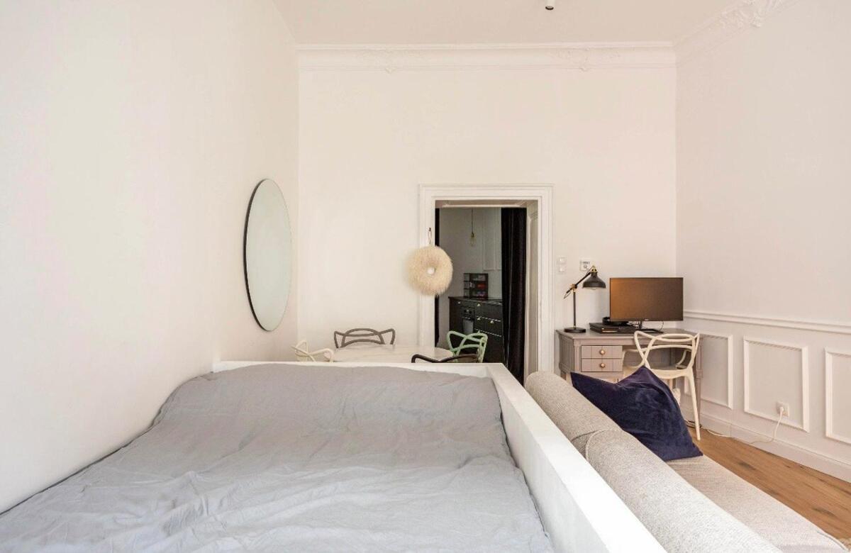 Designer Flat *