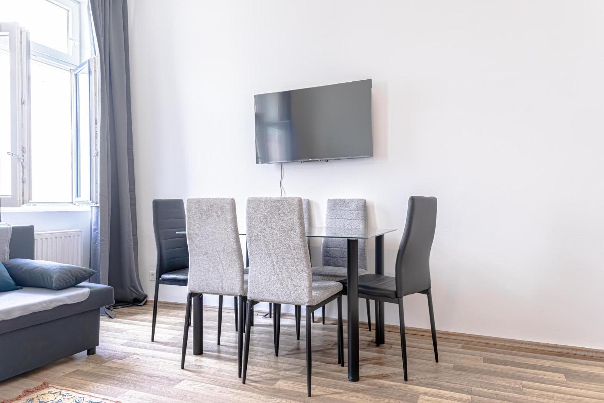 Explore 2br And 1lr Retreat Near Westbahnhof Vienna
