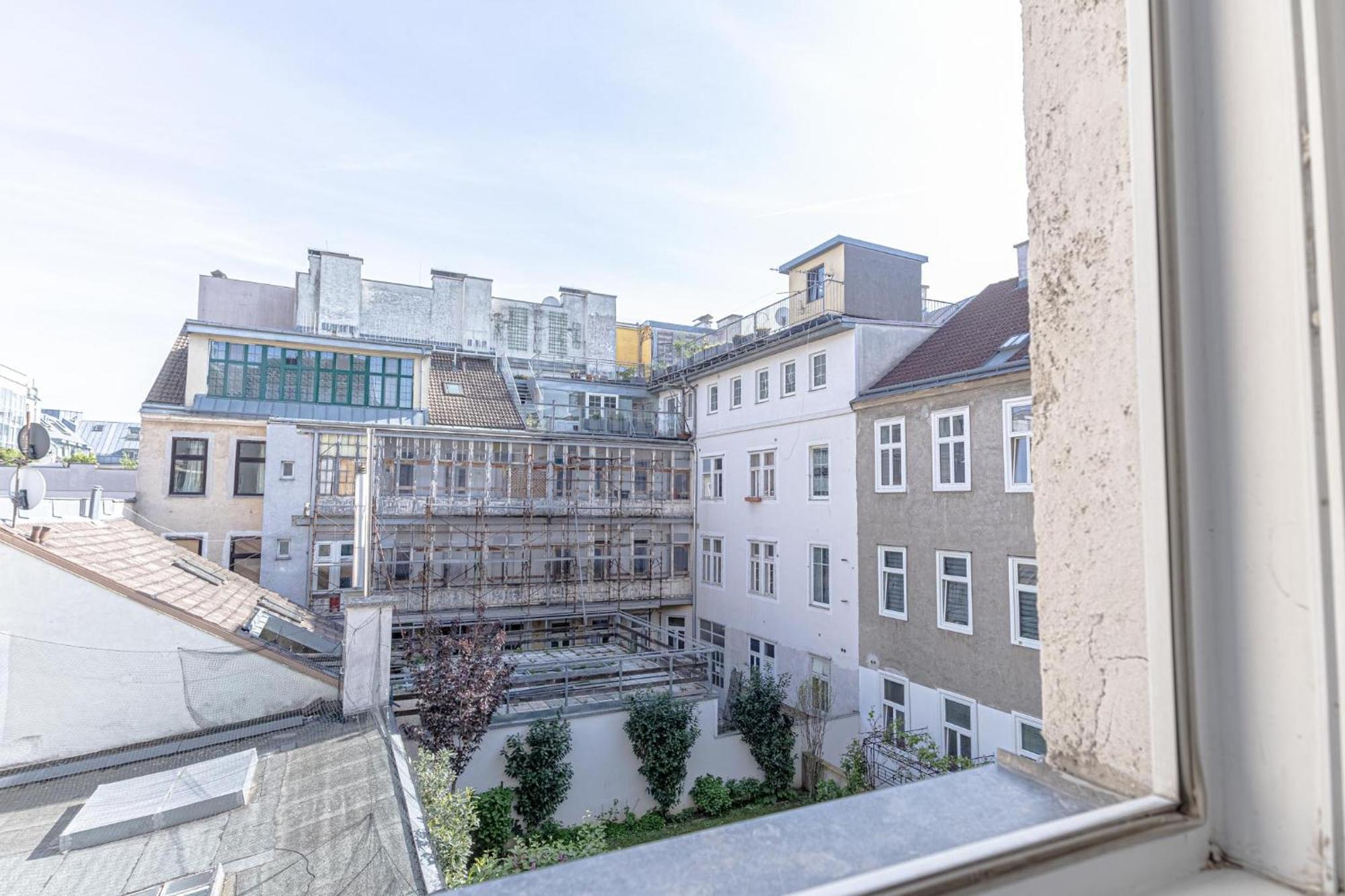Explore 2br And 1lr Retreat Near Westbahnhof *