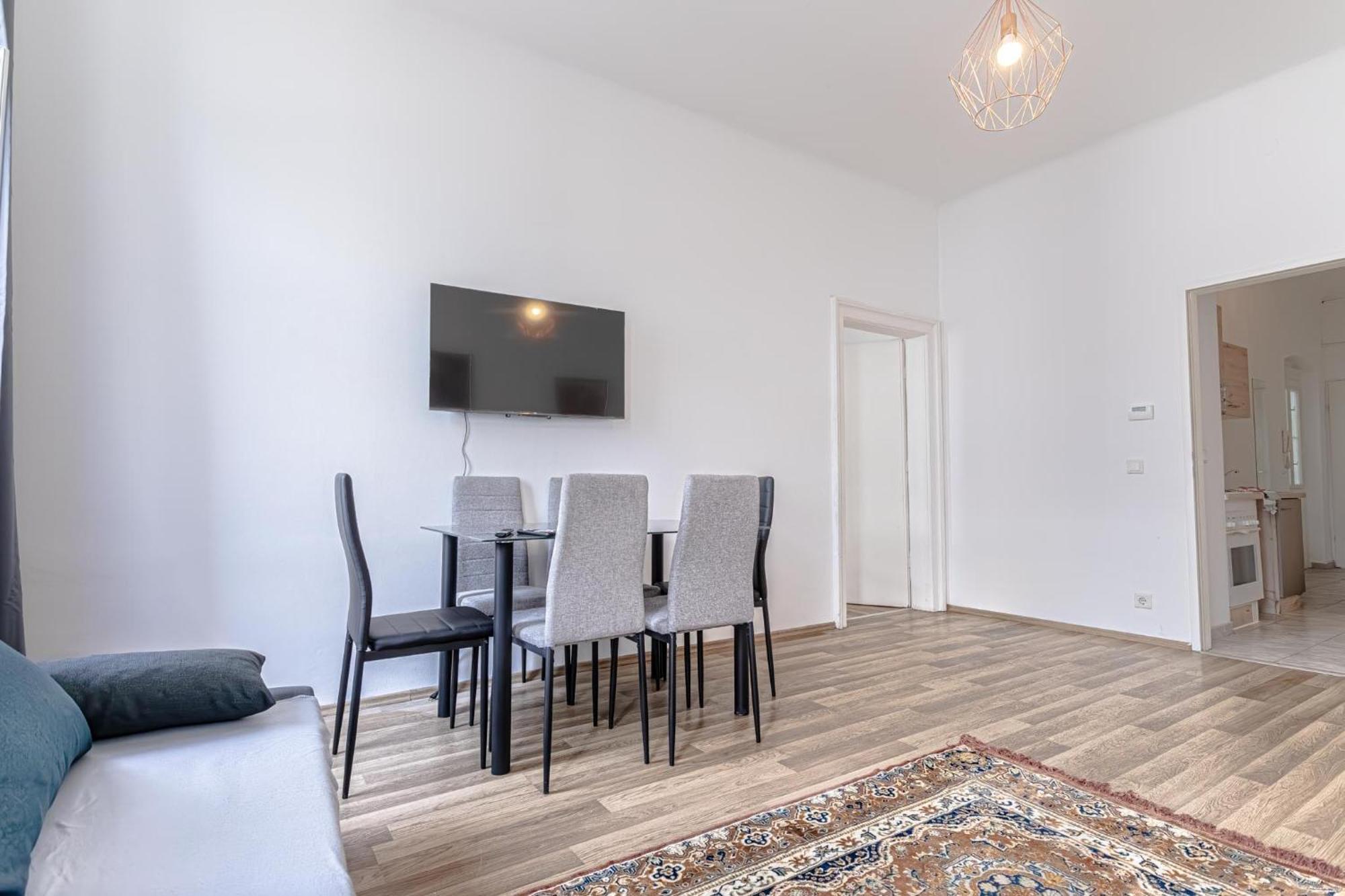 Explore 2br And 1lr Retreat Near Westbahnhof Vienna