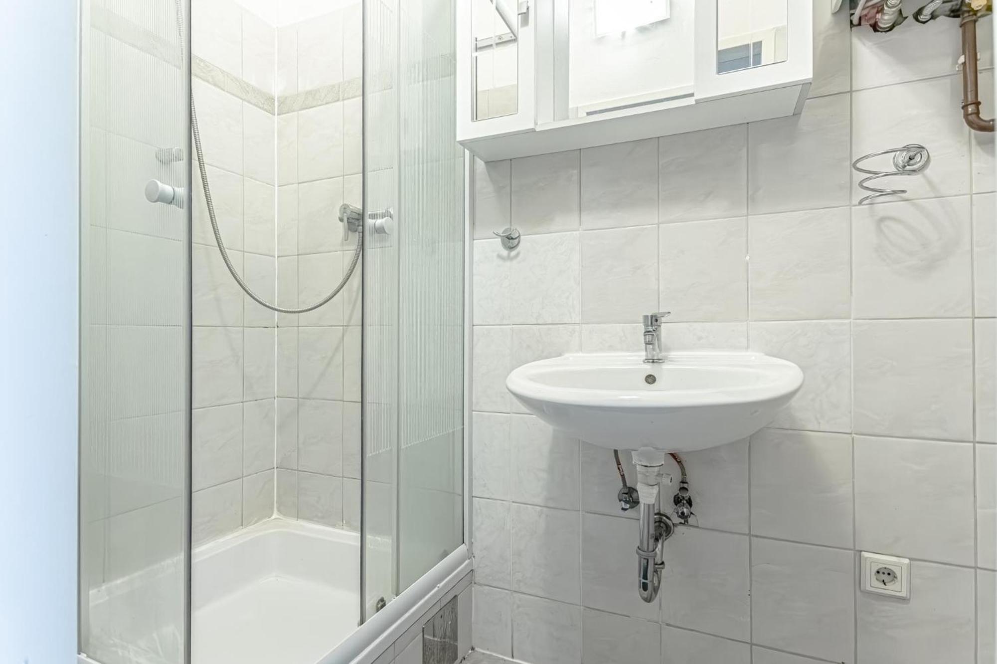 Explore 2br And 1lr Retreat Near Westbahnhof