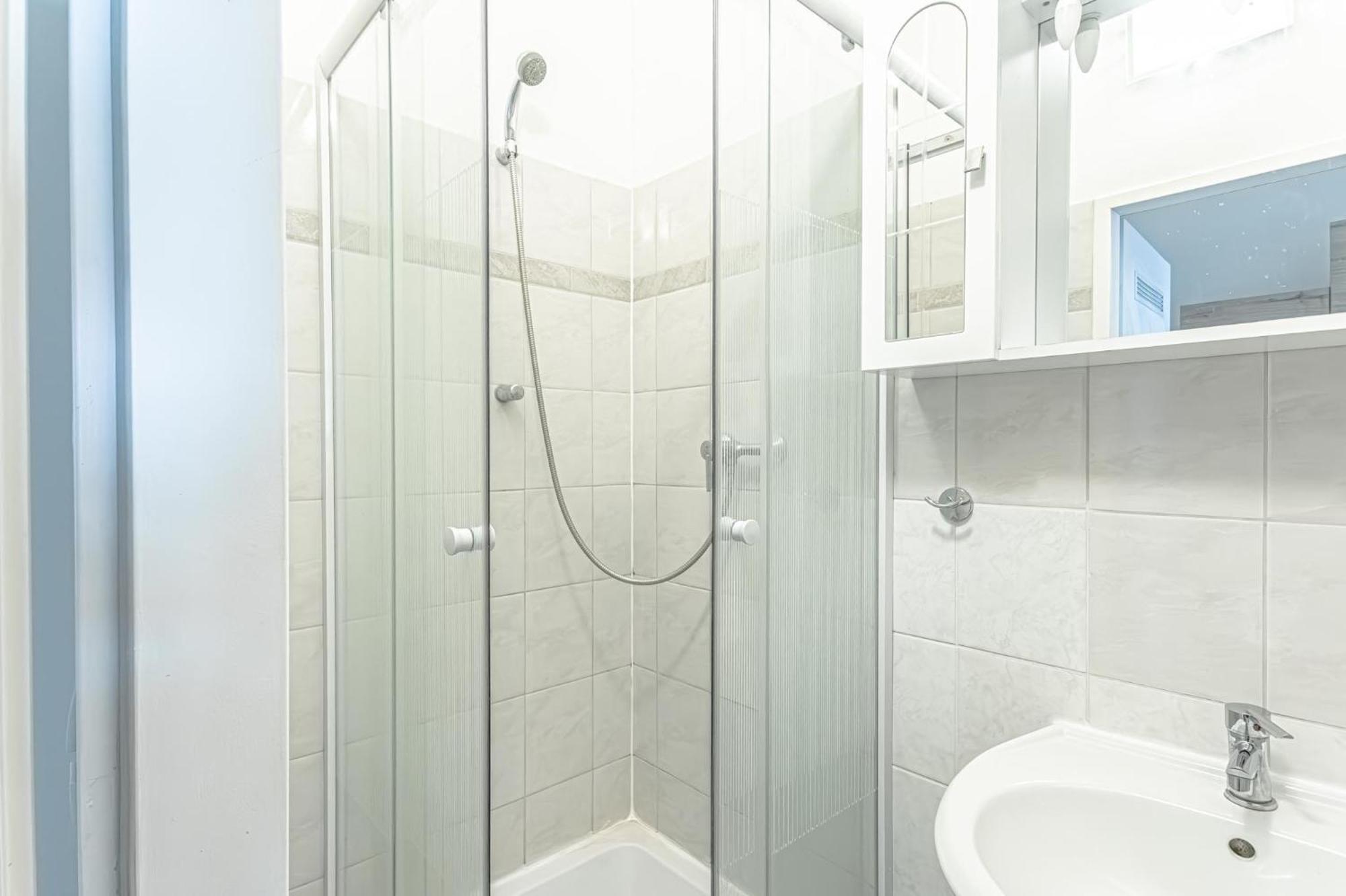 Apartment Explore 2br And 1lr Retreat Near Westbahnhof