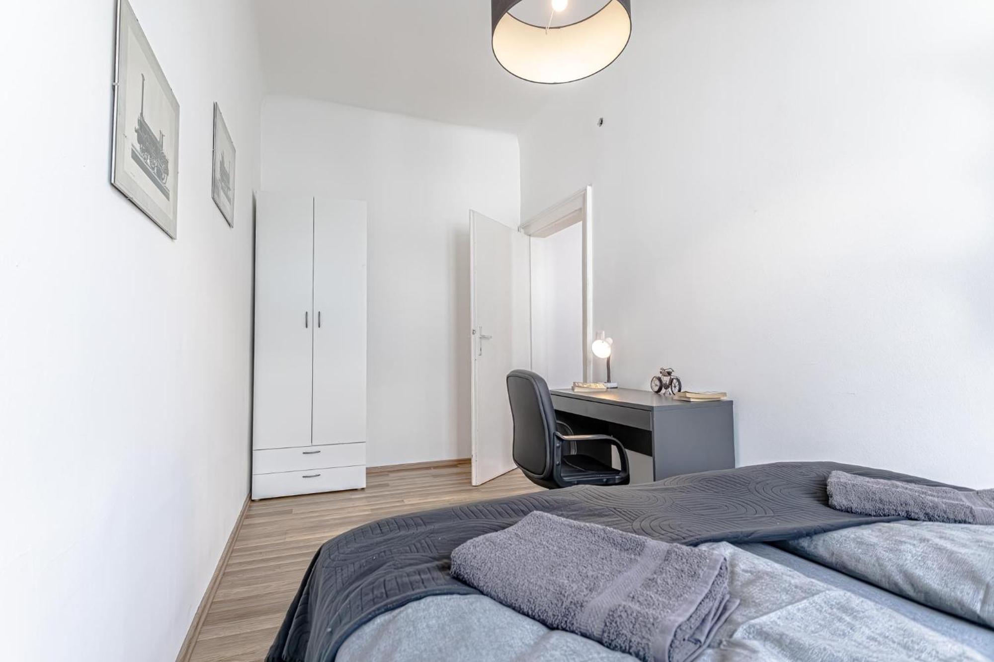Explore 2br And 1lr Retreat Near Westbahnhof *