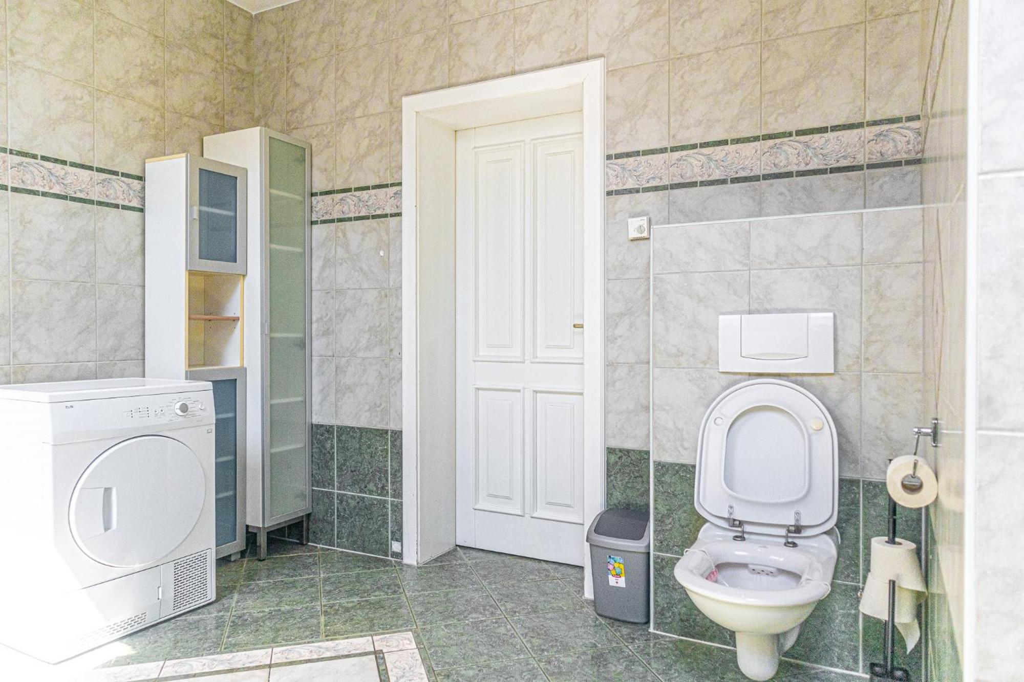 Apartment Exquisite In Shared With Garden & Parking *