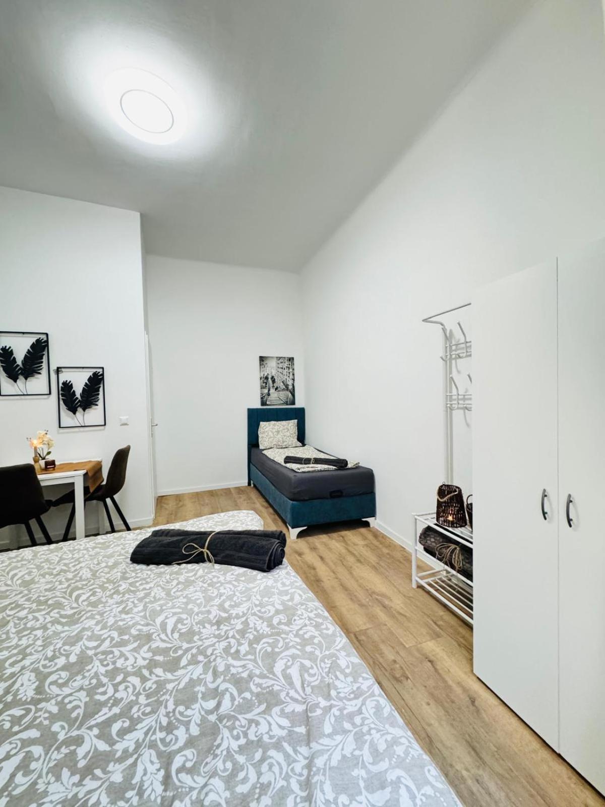 Comfortable 5br Shared 10 Minute Walk To Matzleinsdorfer Platz *