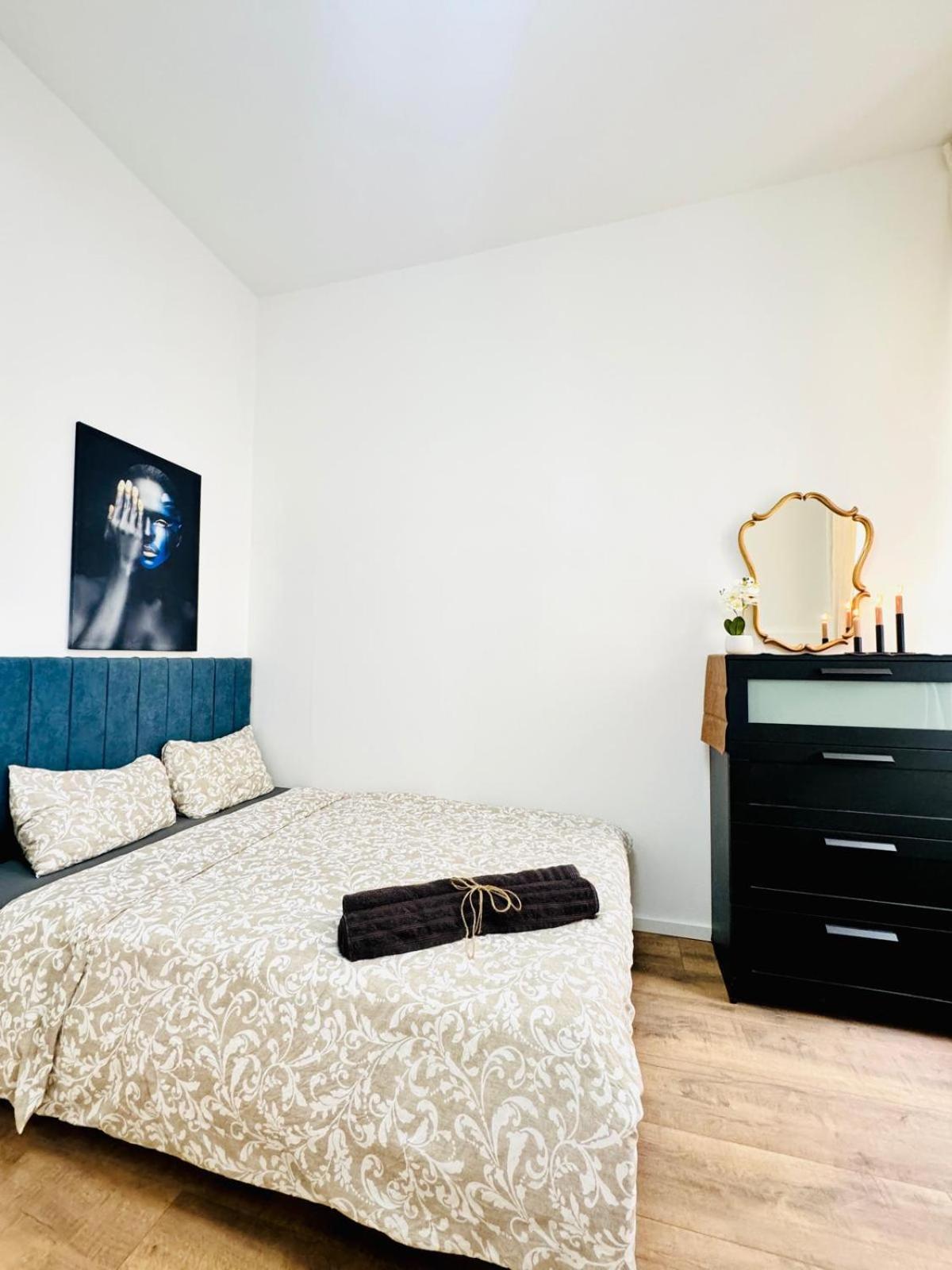Comfortable 5br Shared 10 Minute Walk To Matzleinsdorfer Platz Apartment Vienna
