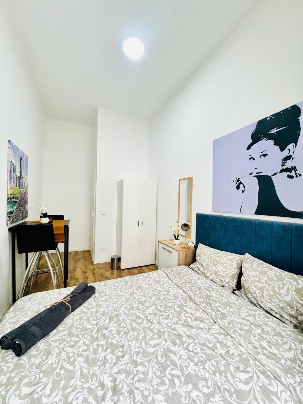 Apartment Comfortable 5br Shared 10 Minute Walk To Matzleinsdorfer Platz *
